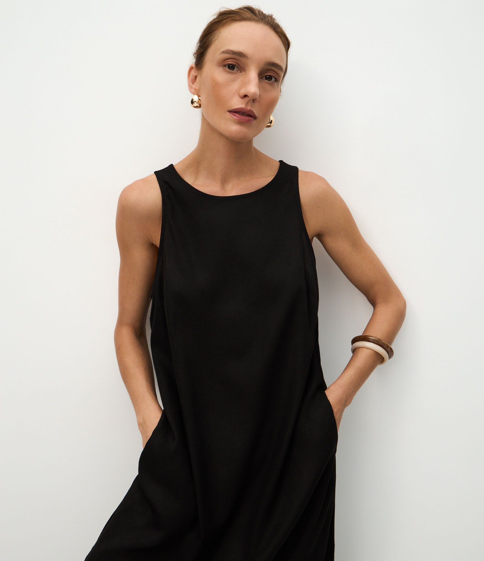 Vestido Longo em Viscolinho com Bolsos Preto 3