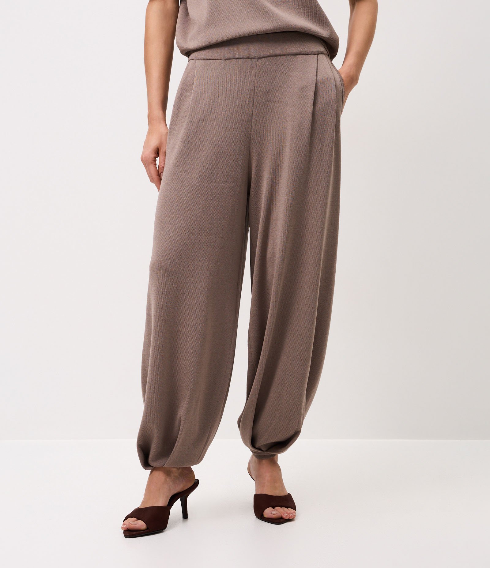 Calça Aladim com Cós Alto e Bolsos Laterais Cinza 3