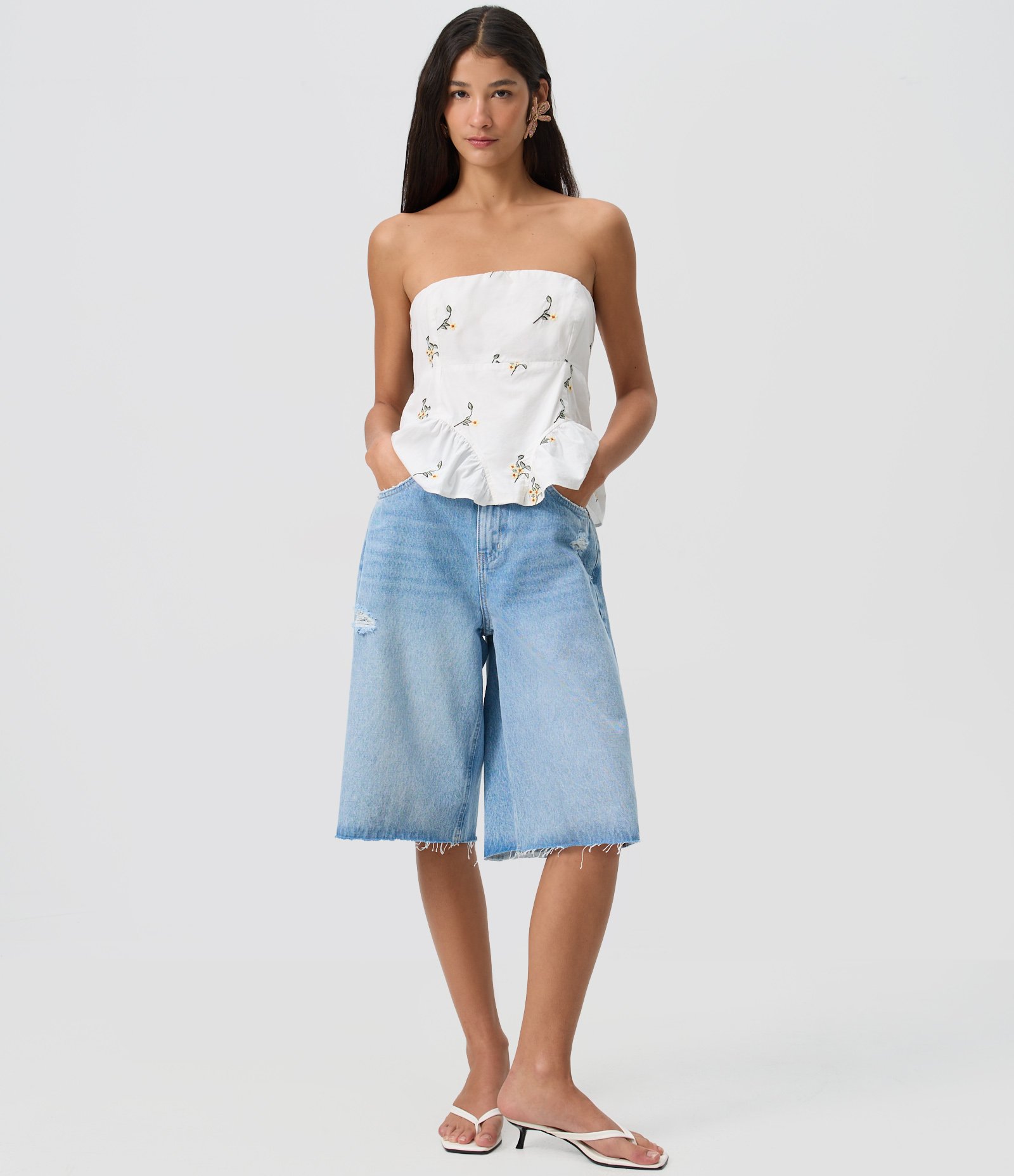 Tomara que Caia Corsetada com Bordado Floral e Babado Peplum Branco 2