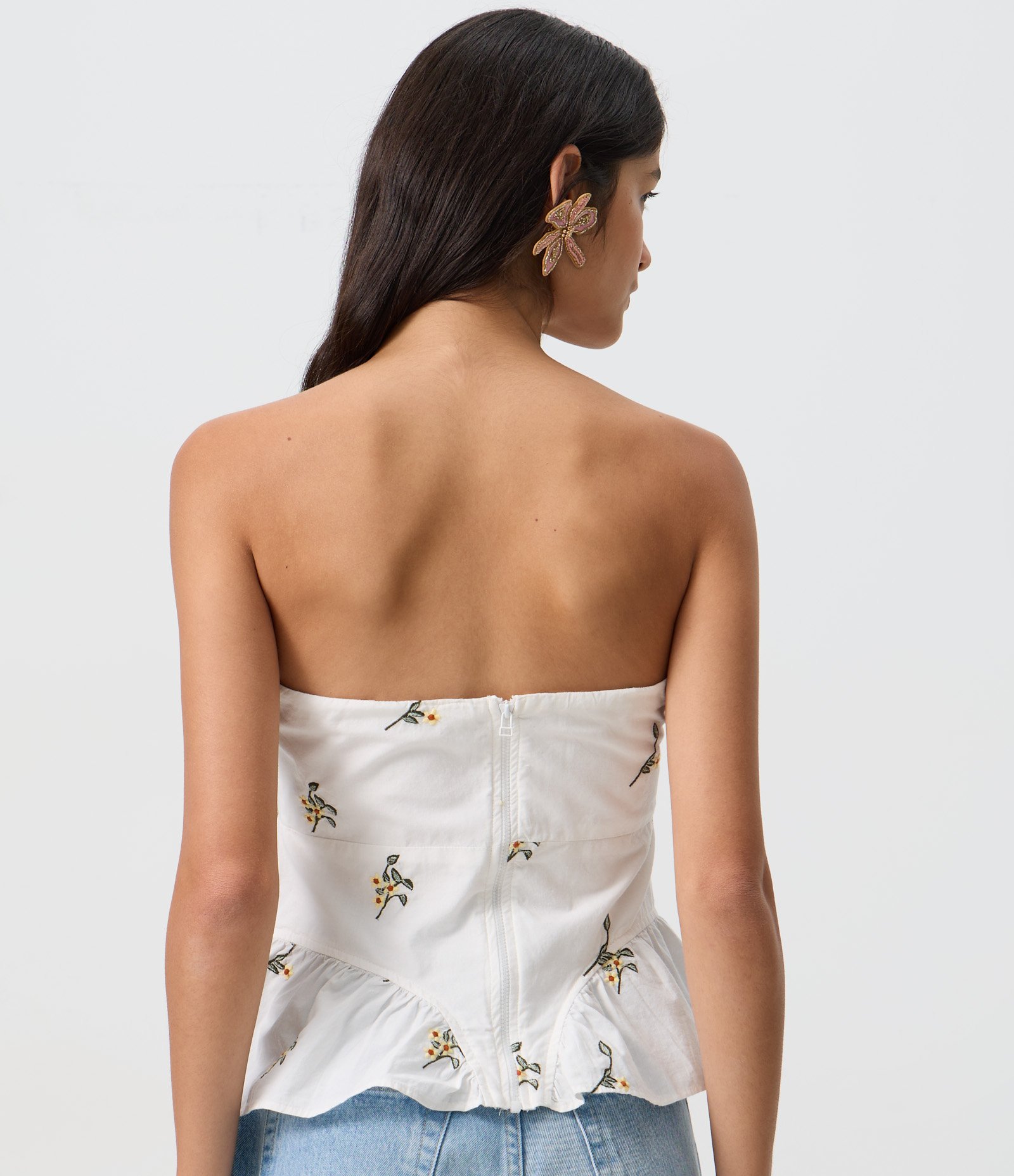 Tomara que Caia Corsetada com Bordado Floral e Babado Peplum Branco 4
