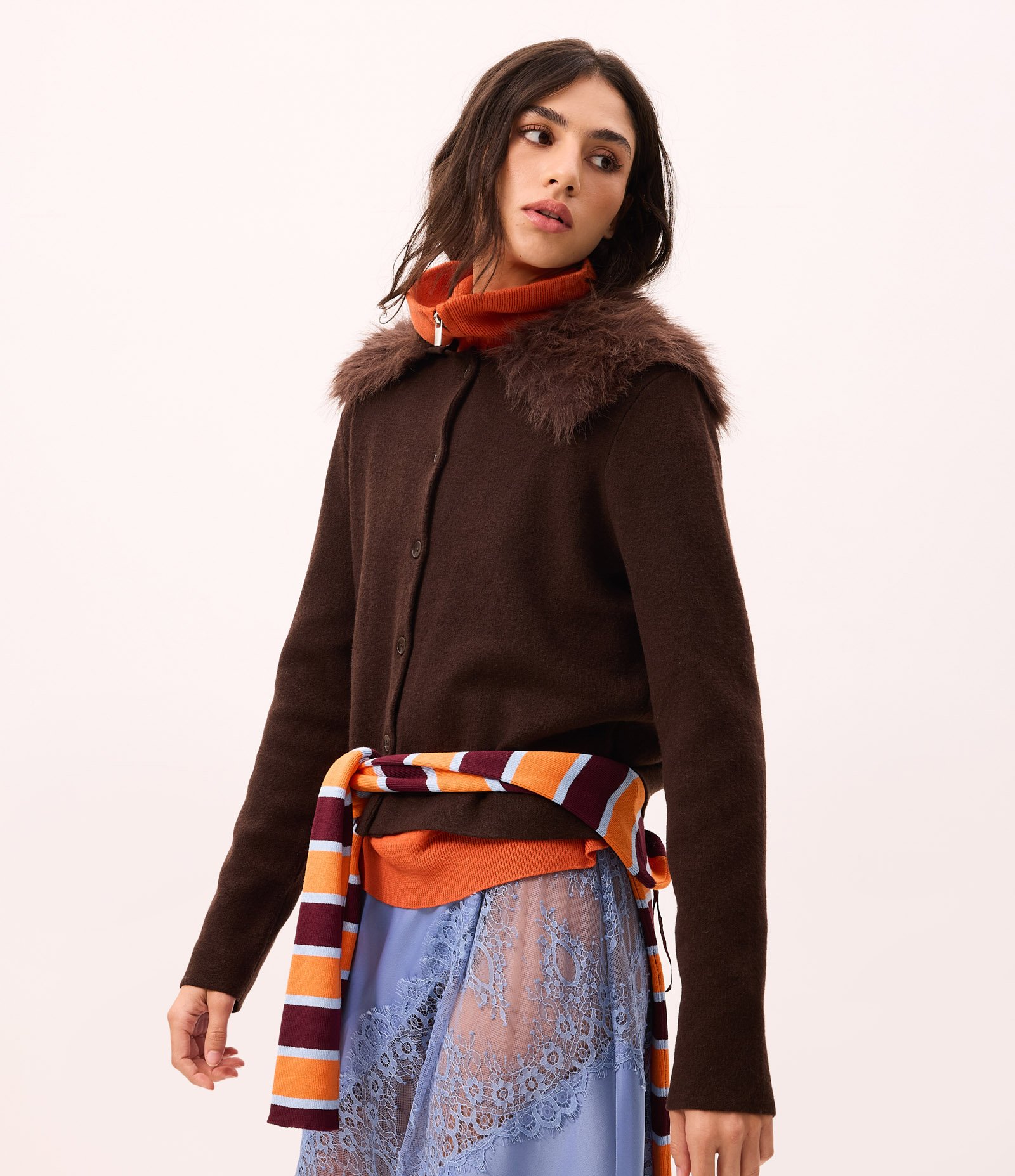 Cardigan Curto em Tricô com Pelo na Gola Marrom 1