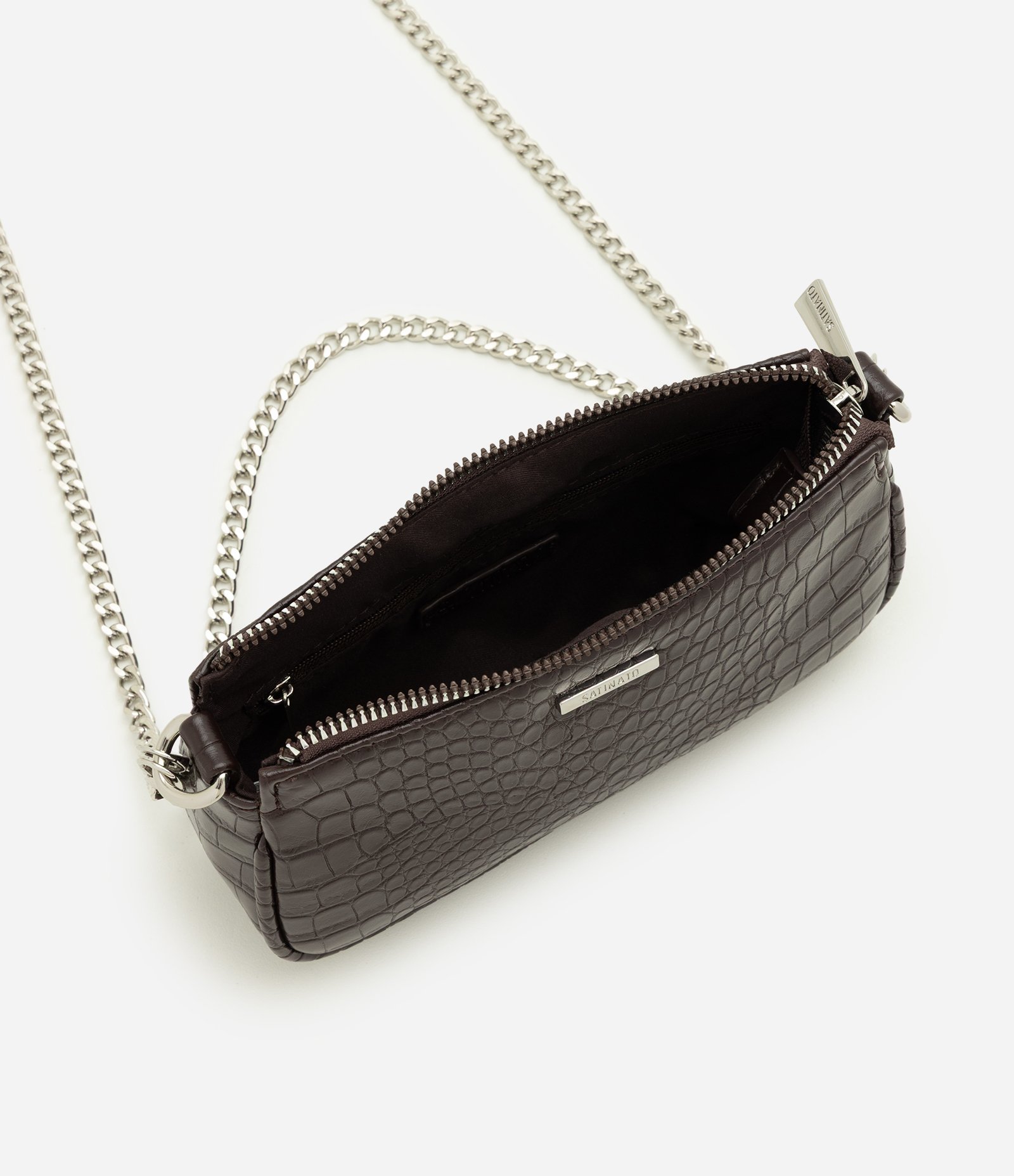 Bolsa Baguete Pequena em PU com Textura Croco Marrom 7