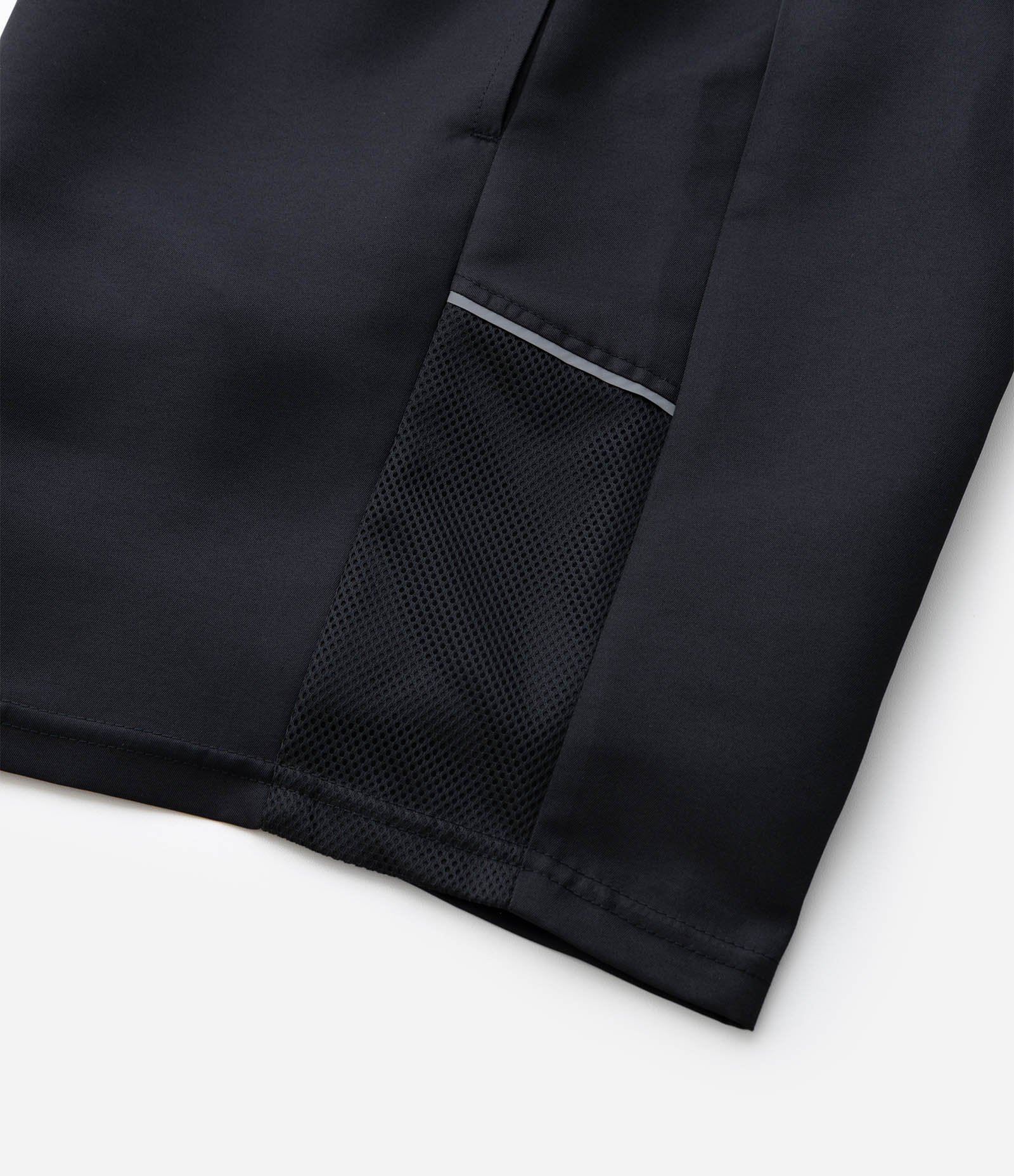 Bermuda Masculina Esportiva com Cós Elástico Preto 9