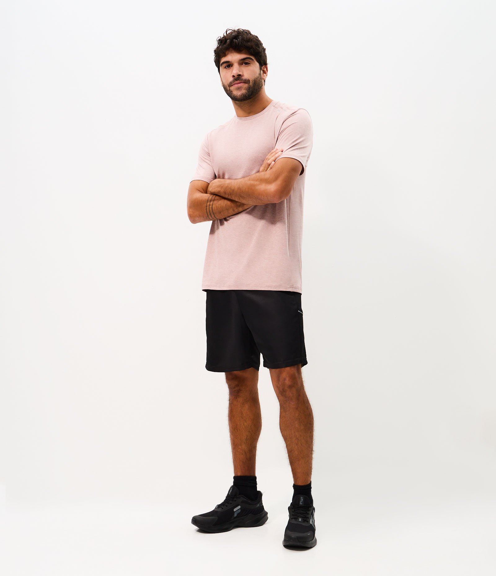 Camiseta Esportiva com Tecnologia Dry e Detalhes Refletivos Rosa 2