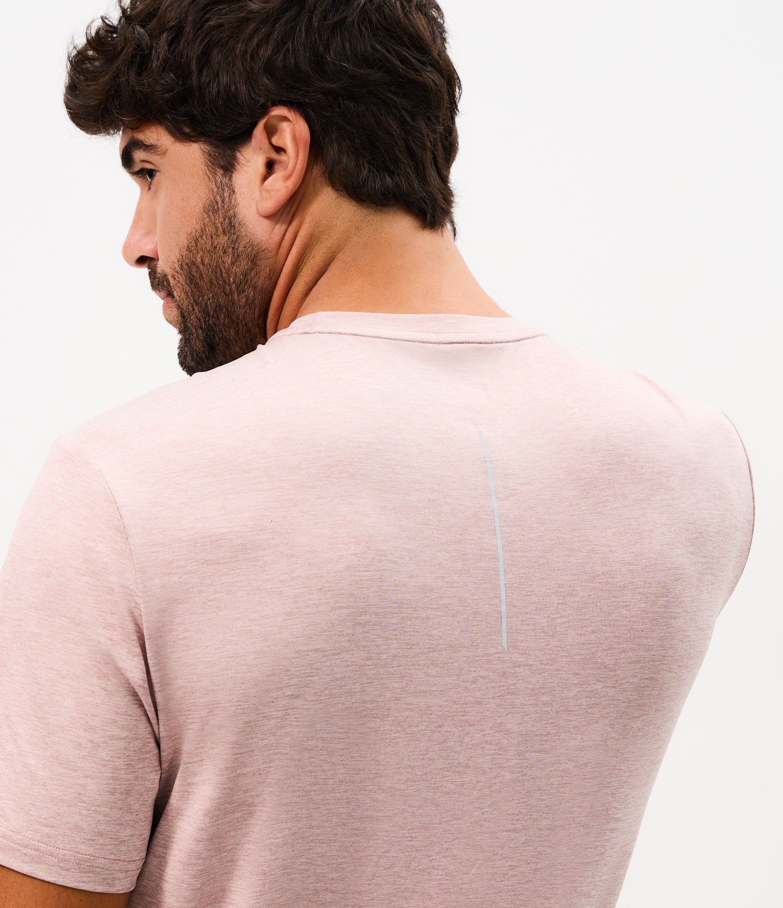 Camiseta Esportiva com Tecnologia Dry e Detalhes Refletivos Rosa 4
