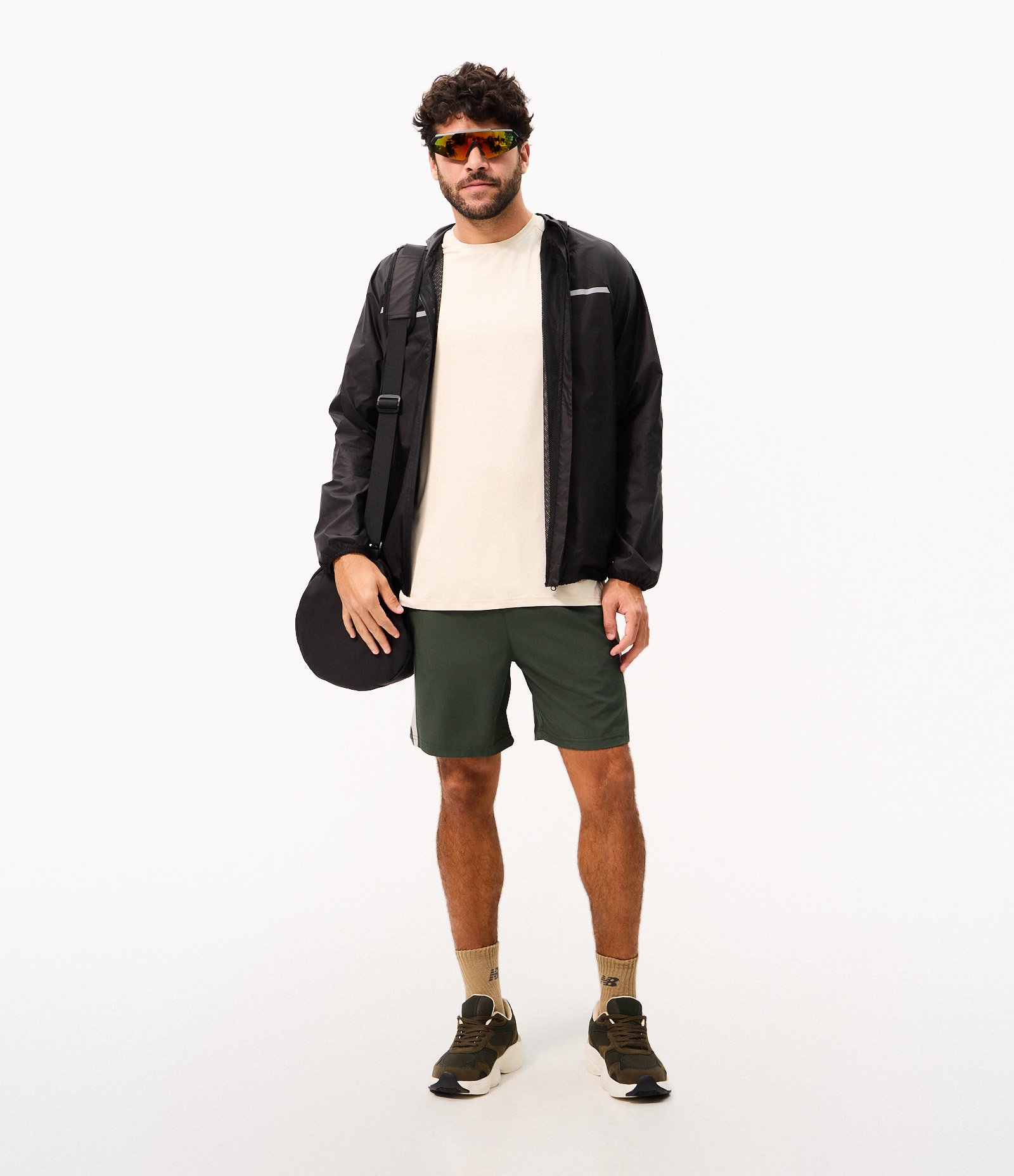 Camiseta Esportiva com Tecnologia Dry e Detalhes Refletivos Bege 2