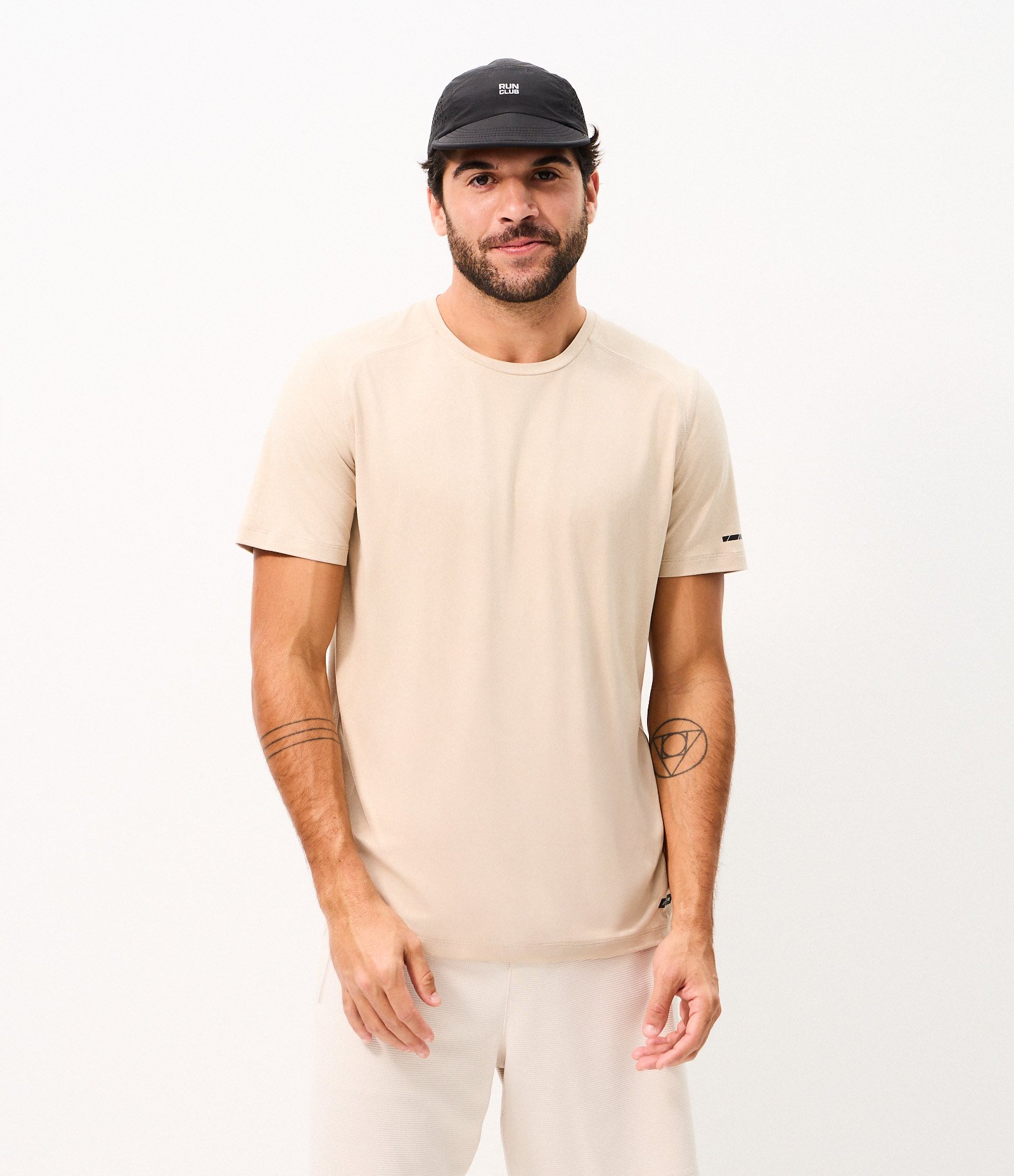 Camiseta Regular Esportiva em Tecnologia Dry com Etiqueta na Barra Bege 3