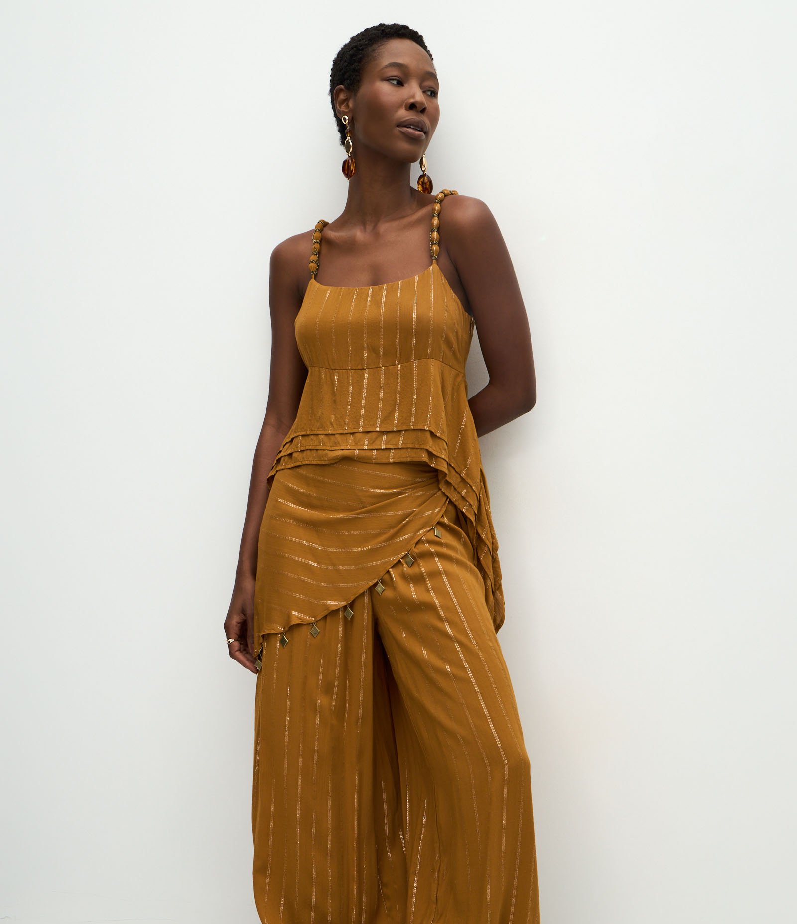 Calça Aladim Estampada com Lenço Sobreposto Marrom 2
