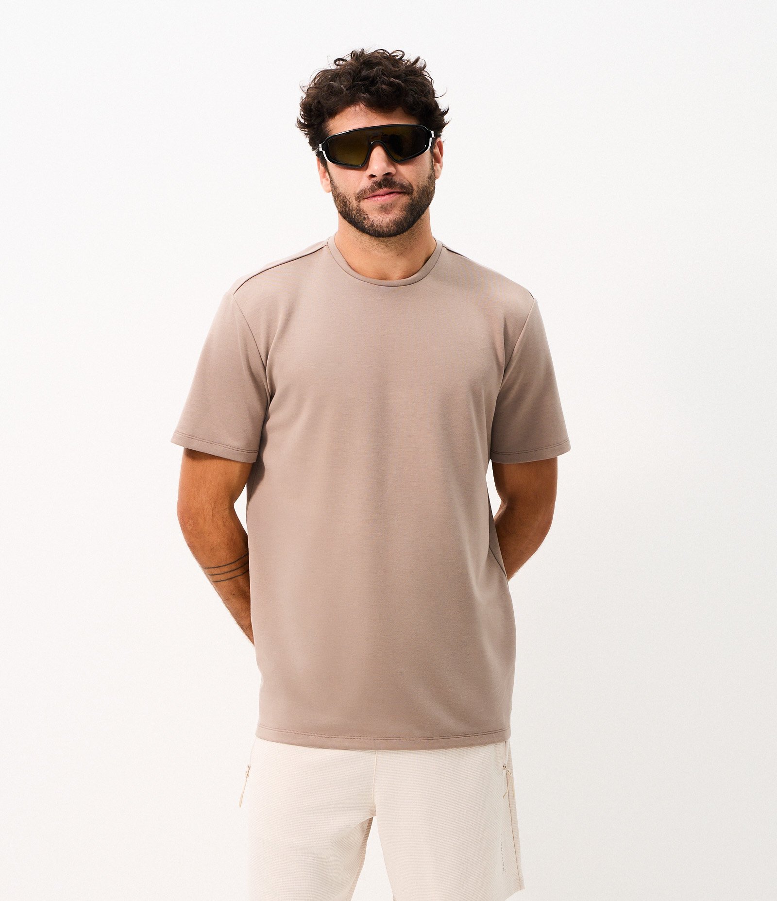 Camiseta Comfort Esportiva em Malha Tecnológica com Tecnologia Dry Cinza 1