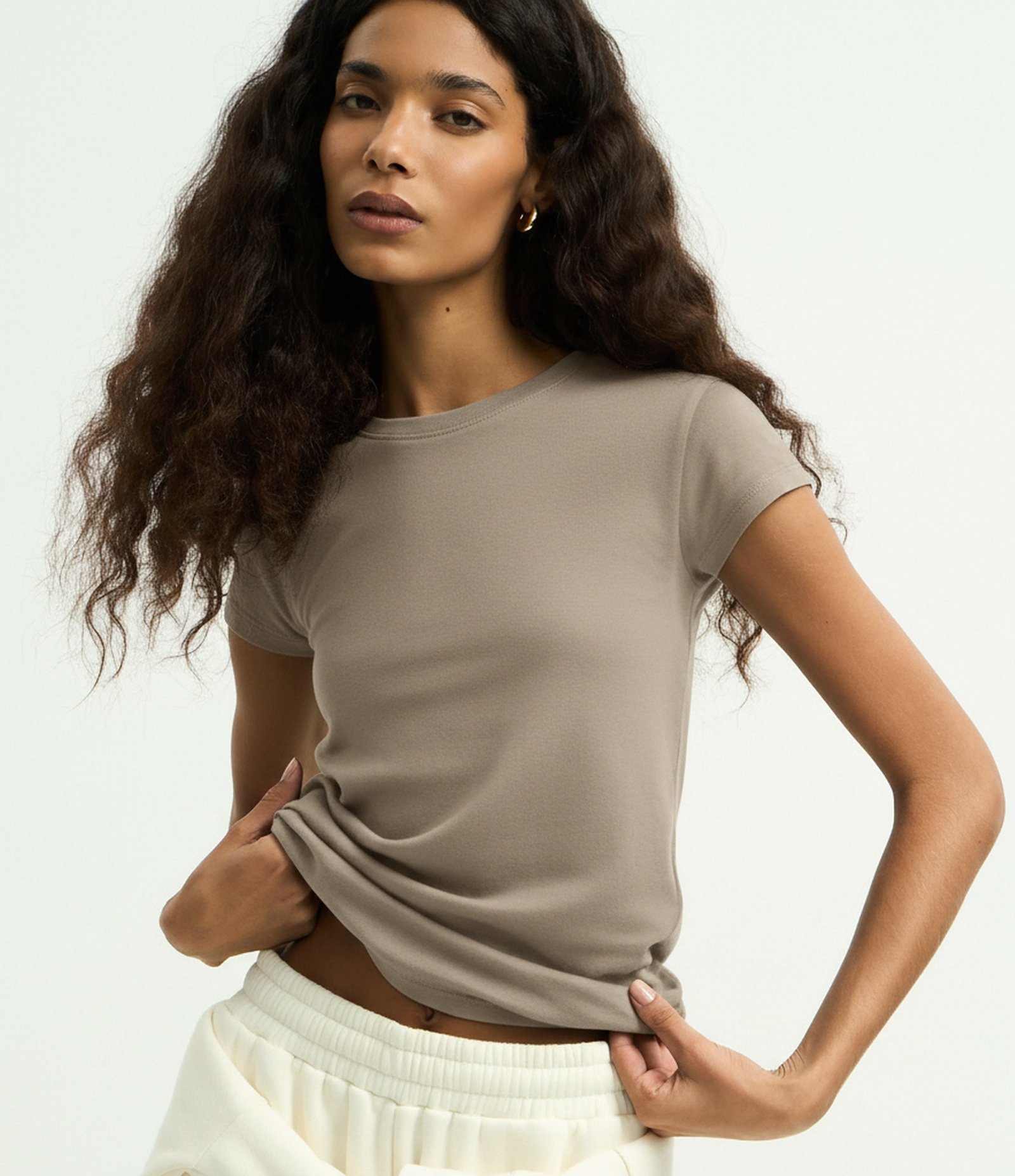 Blusa Básica Ajustada em Algodão com Gola Careca Bege 1