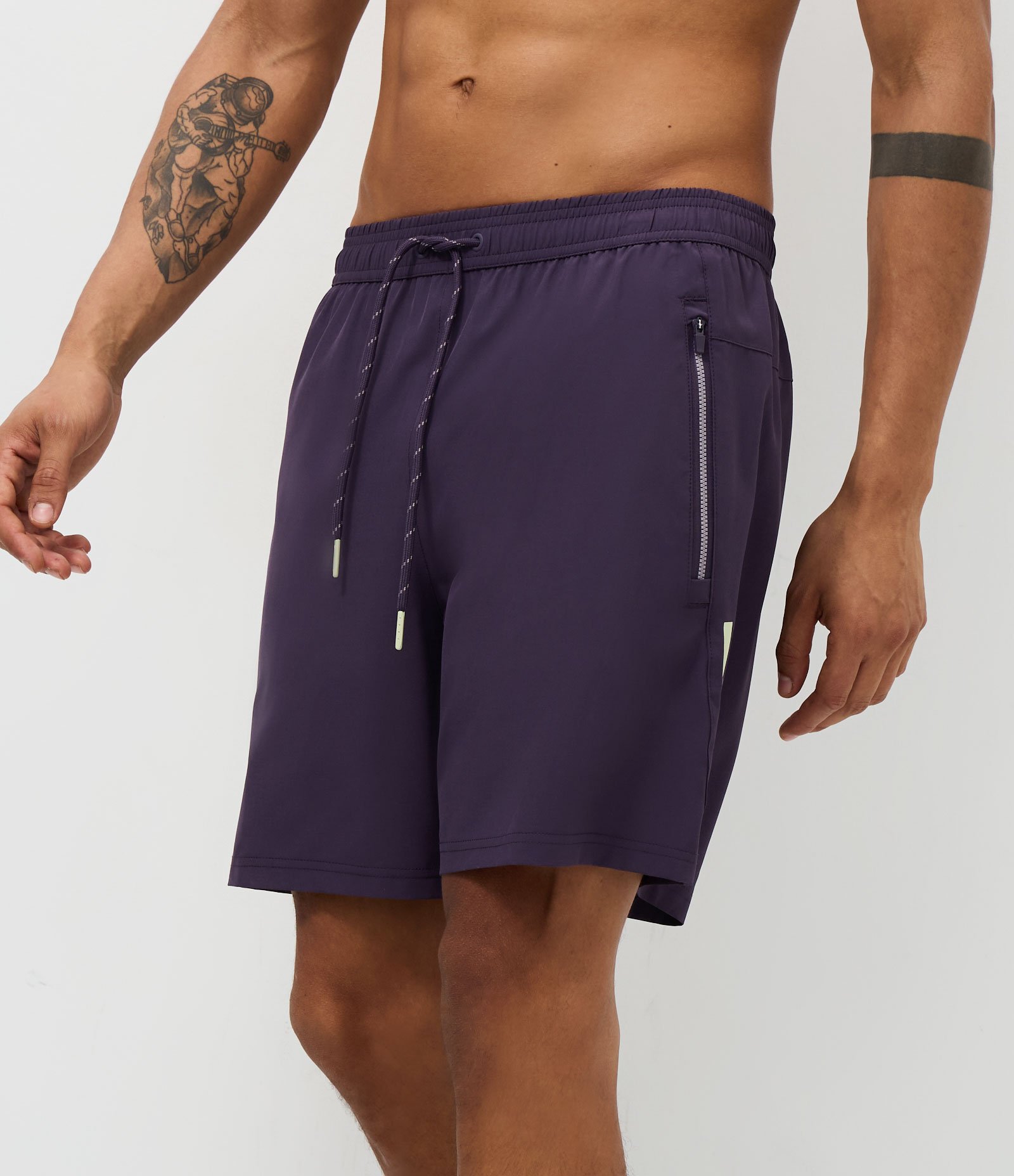 Bermuda Esportiva com Blocos de Cor e Bolsos com Zíper Roxo 2