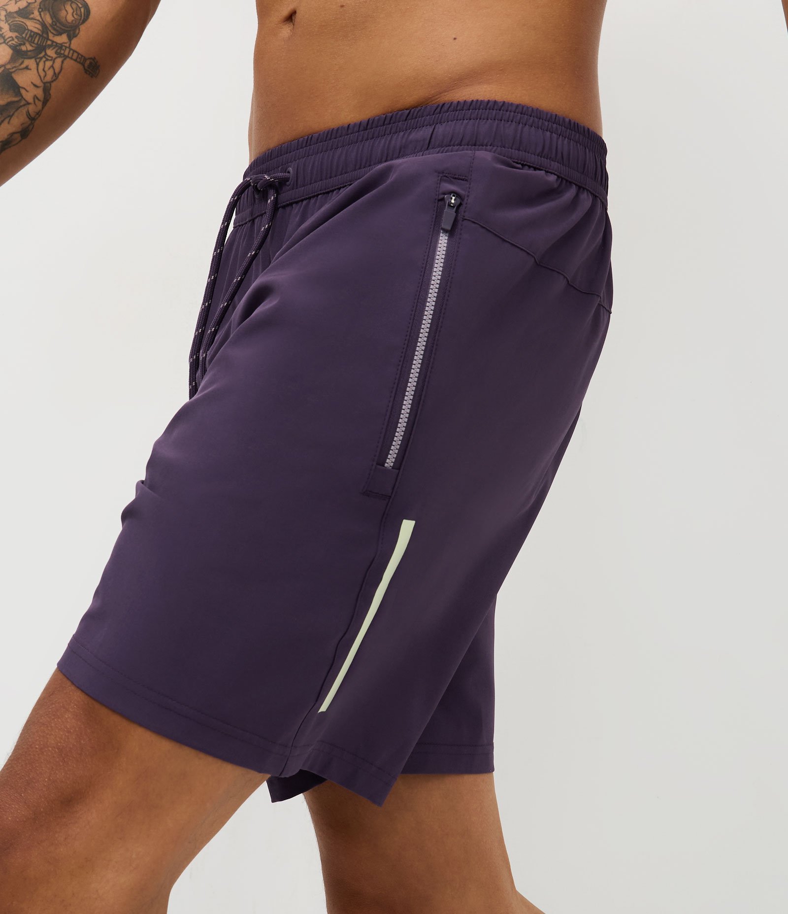 Bermuda Esportiva com Blocos de Cor e Bolsos com Zíper Roxo 3