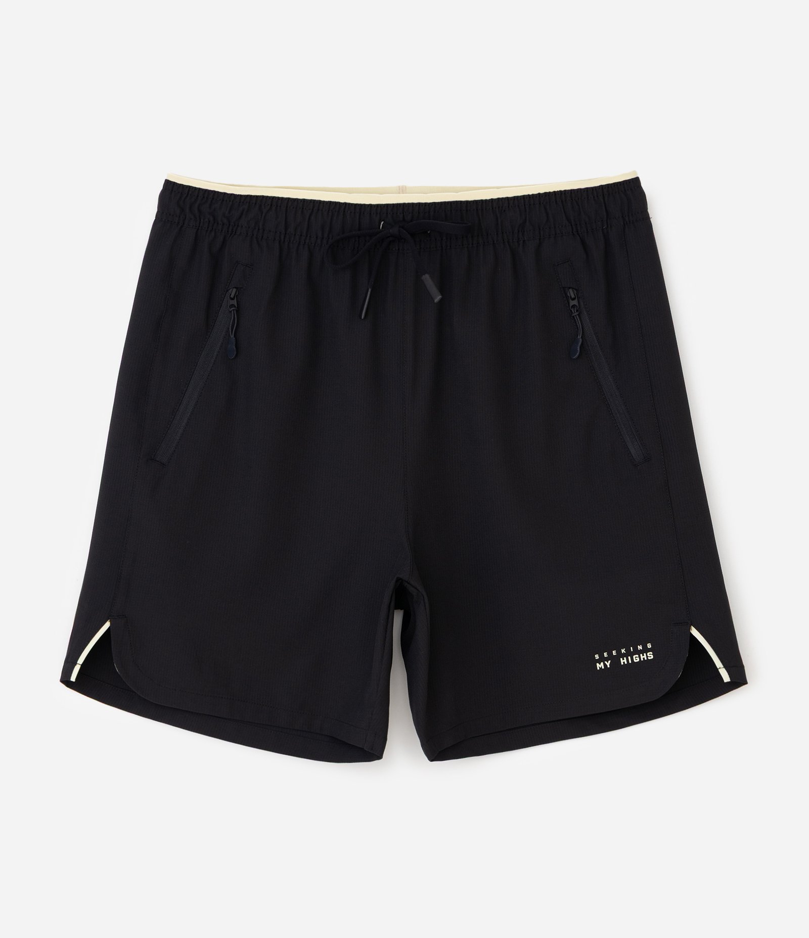 Bermuda Esportiva em Ripstop com Bolsos Funcionais e Estampa Localizada Preto 8