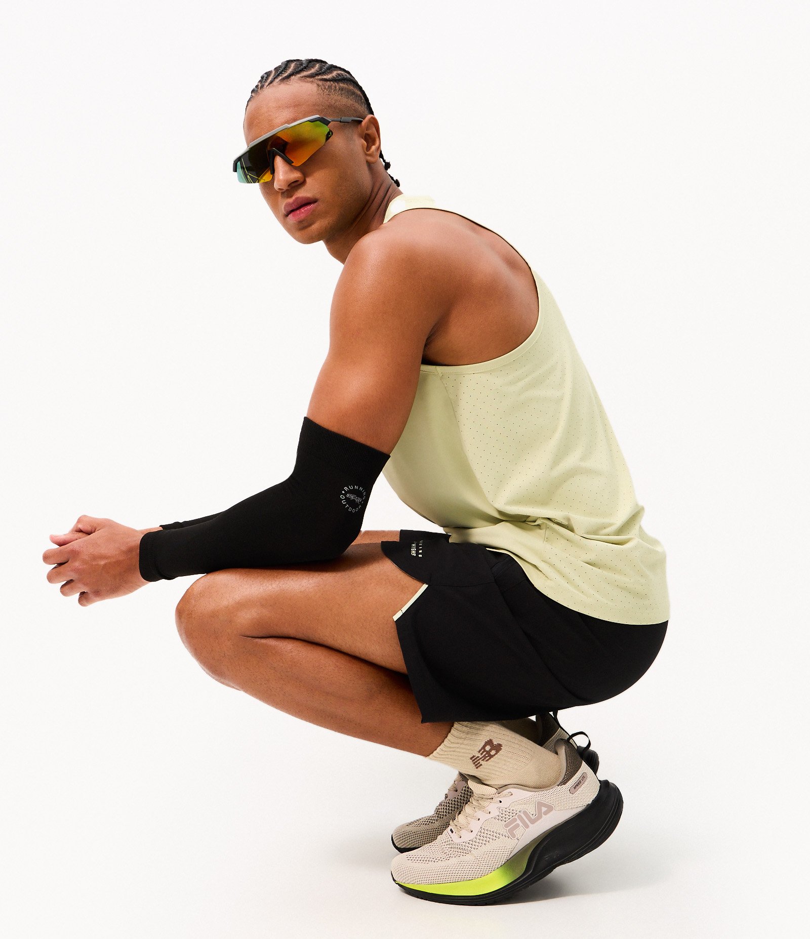Bermuda Esportiva em Ripstop com Bolsos Funcionais e Estampa Localizada Preto 5