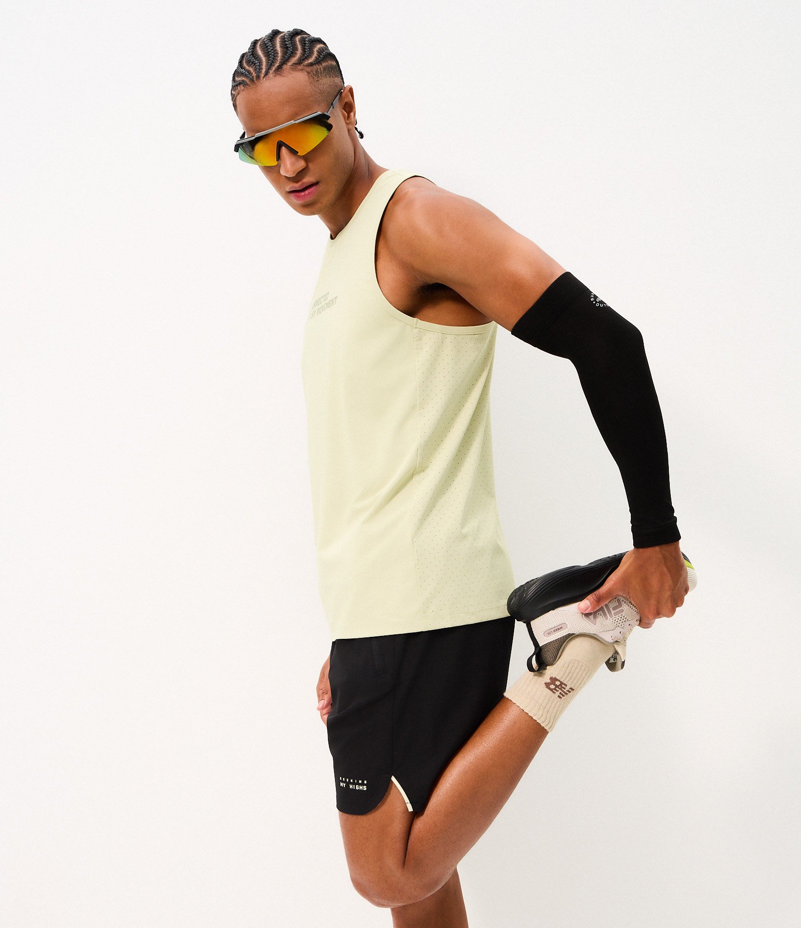 Bermuda Esportiva em Ripstop com Bolsos Funcionais e Estampa Localizada Preto 6