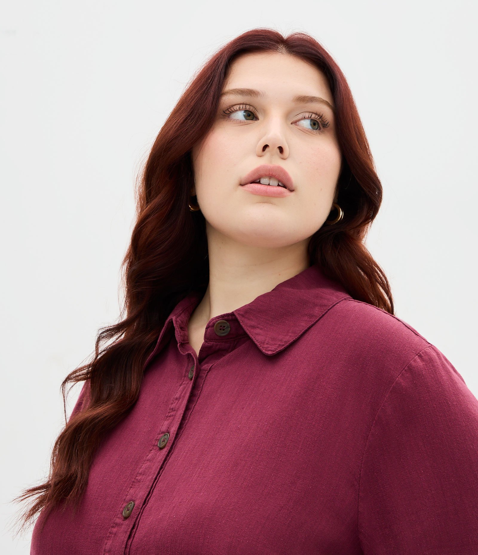 Camisa em Sarja Leve com Pespontos e Barra Larga Curve & Plus Size Bordô 3