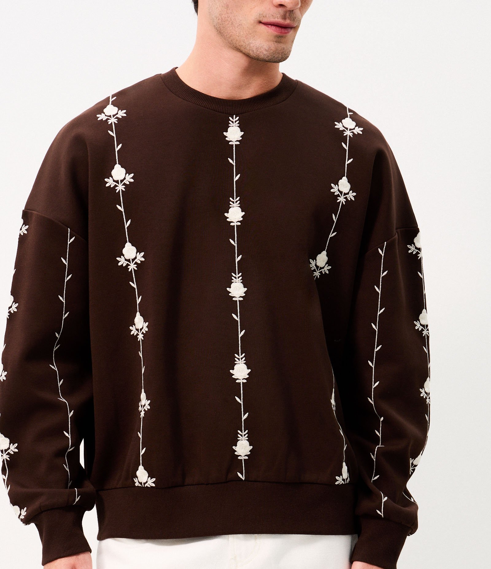 Suéter em Algodão com Bordado Floral Marrom 4