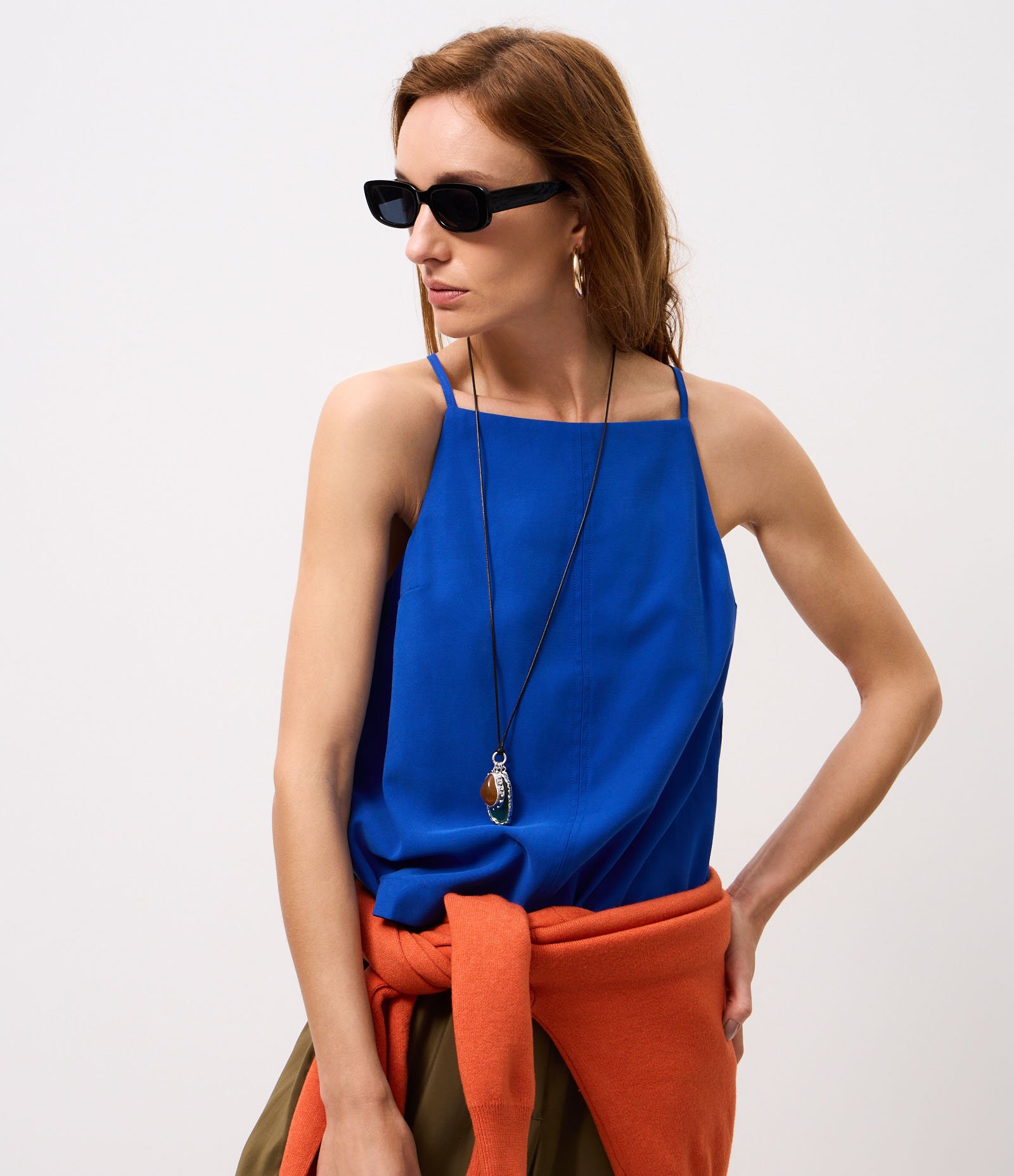 Blusa com Decote Halter Neck e Alças Finas Azul 1