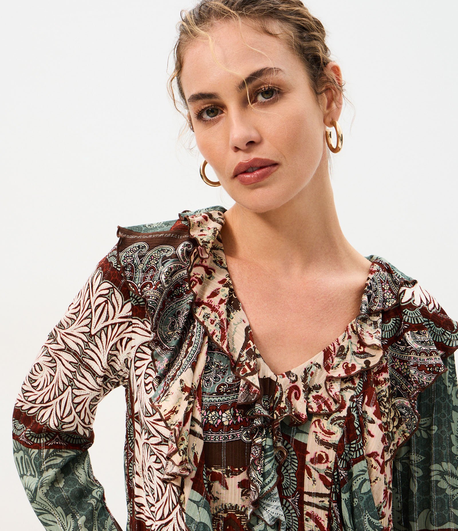 Blusa Bata Estampada em Viscose com Babados Multicores 3