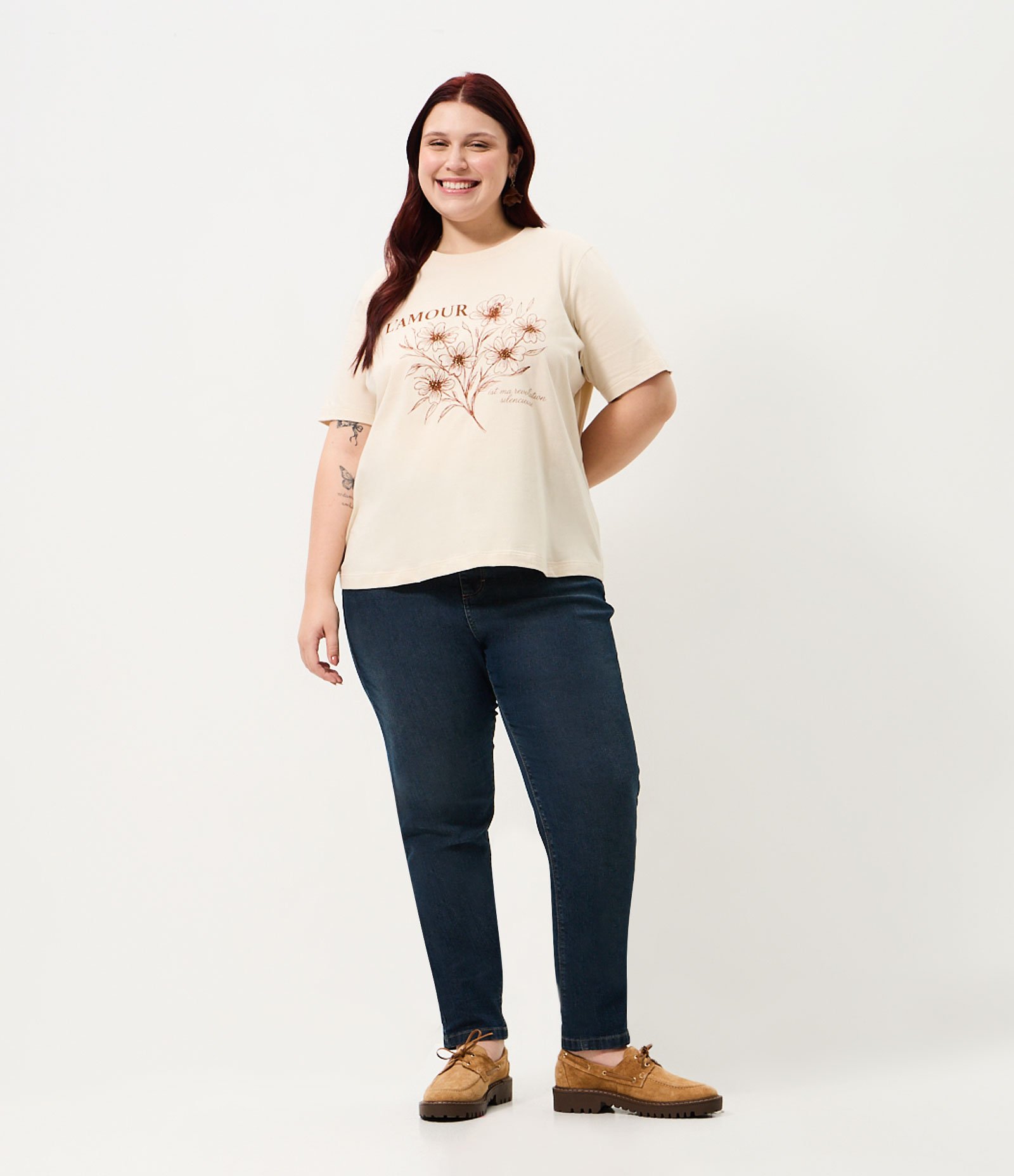 Blusa Flores com Miçangas Curve & Plus Size Bege 2