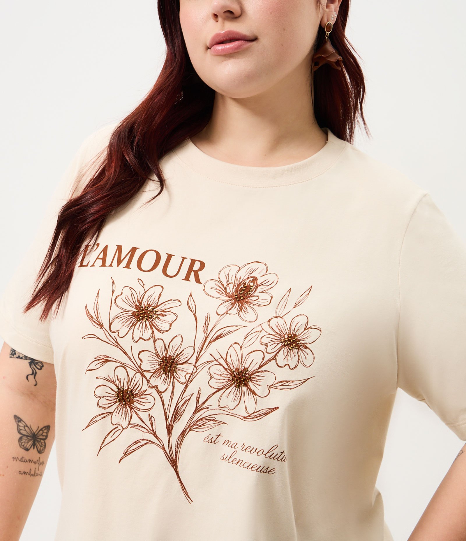 Blusa Flores com Miçangas Curve & Plus Size Bege 3