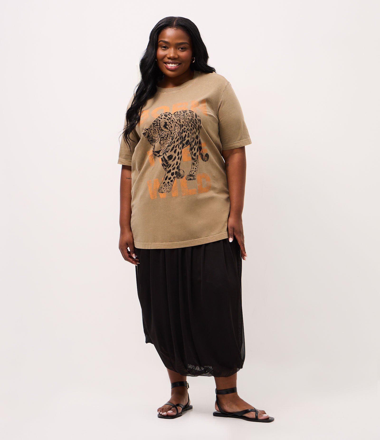 Camiseta Alongada com Estampa Onça Born to Be Wild Curve & Plus Size Marrom 2