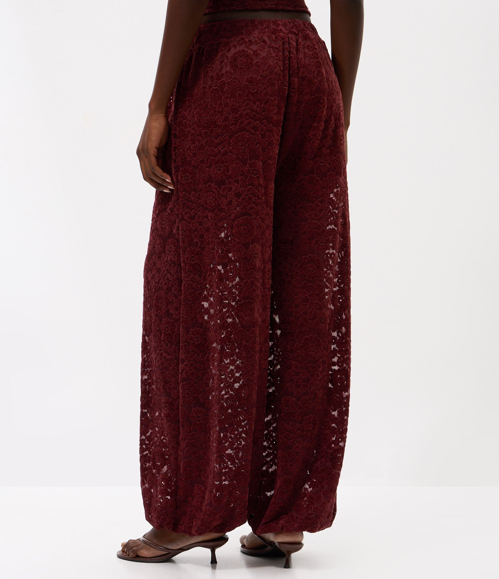 Calça Aladim em Renda com Barra Ajustada Vermelho 4