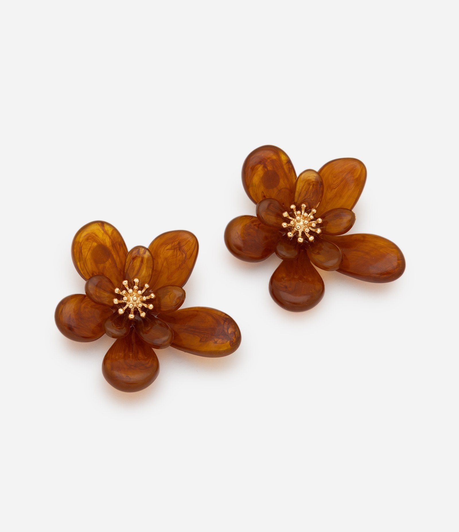 Brinco Botão com Formato de Flor Resinada Marrom 1
