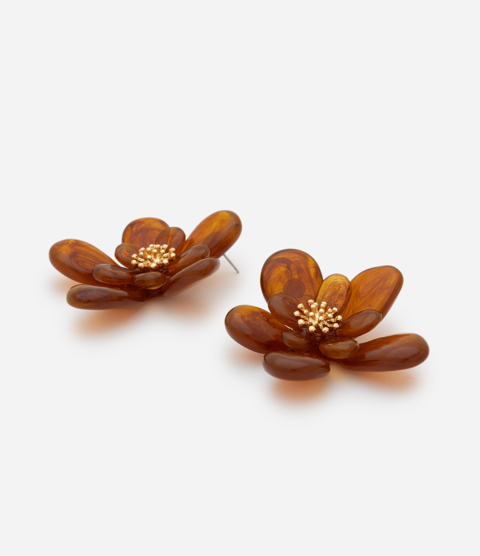 Brinco Botão com Formato de Flor Resinada Marrom 2