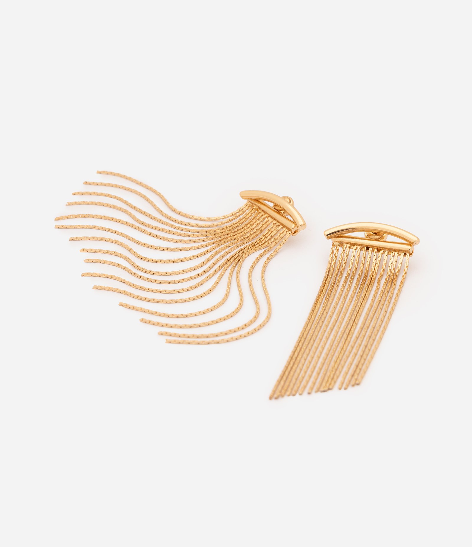 Brinco Ear Jacket Longo com Franjas em Metal Dourado 3