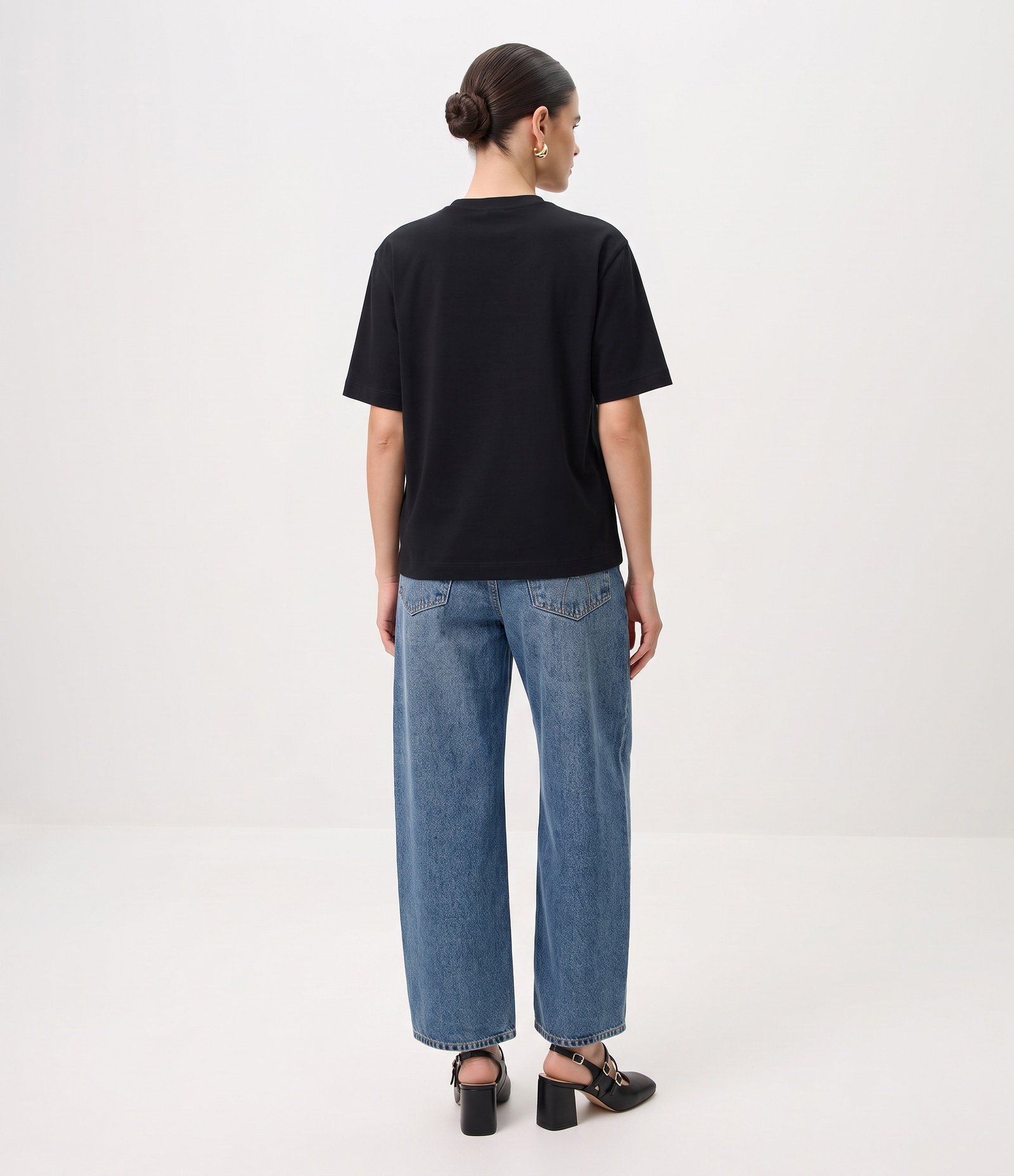Camiseta Regular em Algodão com Aplicação de Pingentes Preto 4