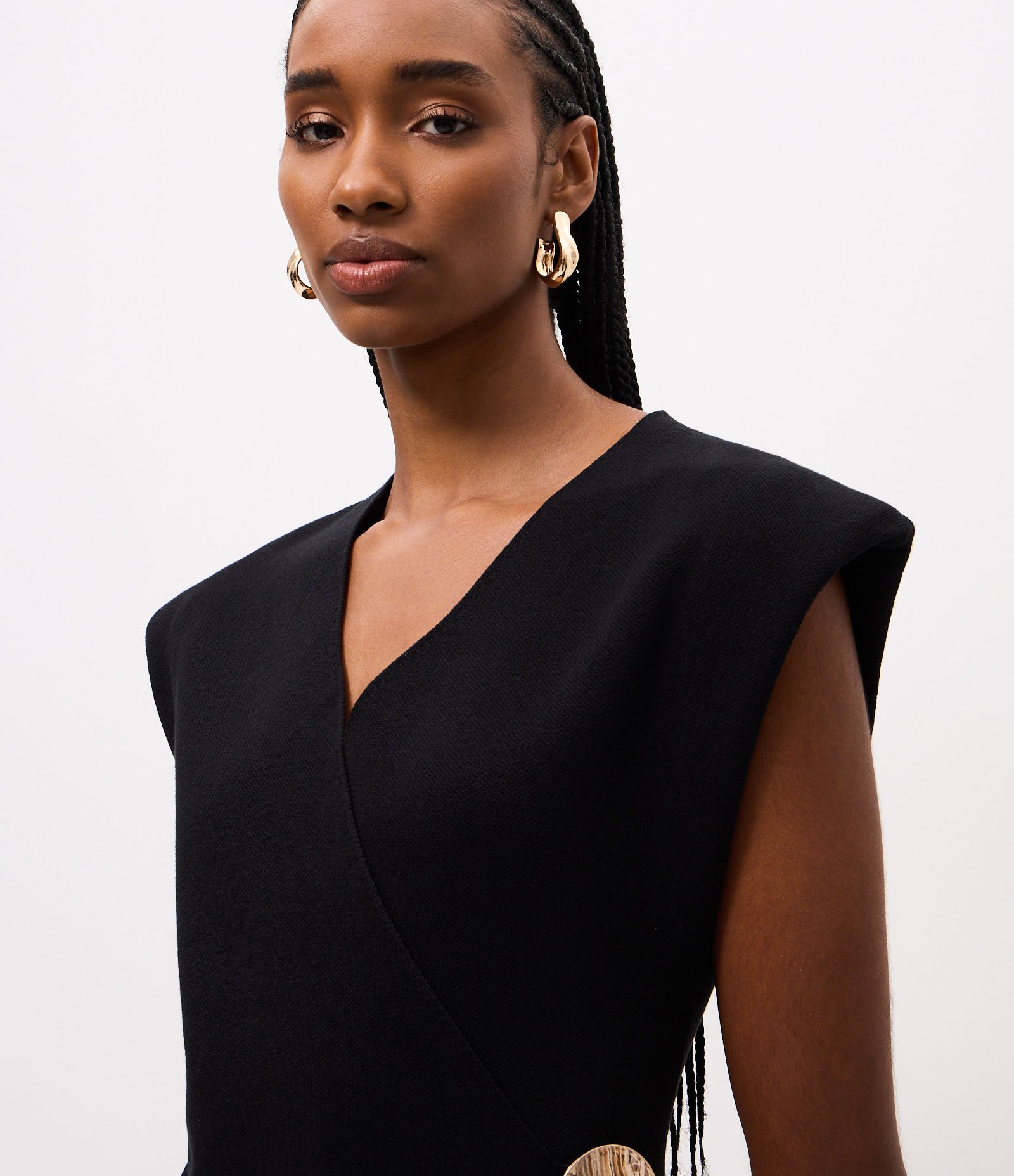 Blusa Regular em Tricô com Botão Lateral Preto 3