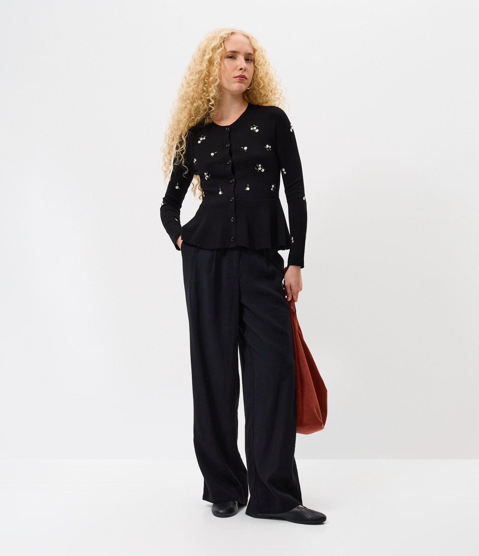 Calça Wide Alfaiatada em Sarja Preto 1