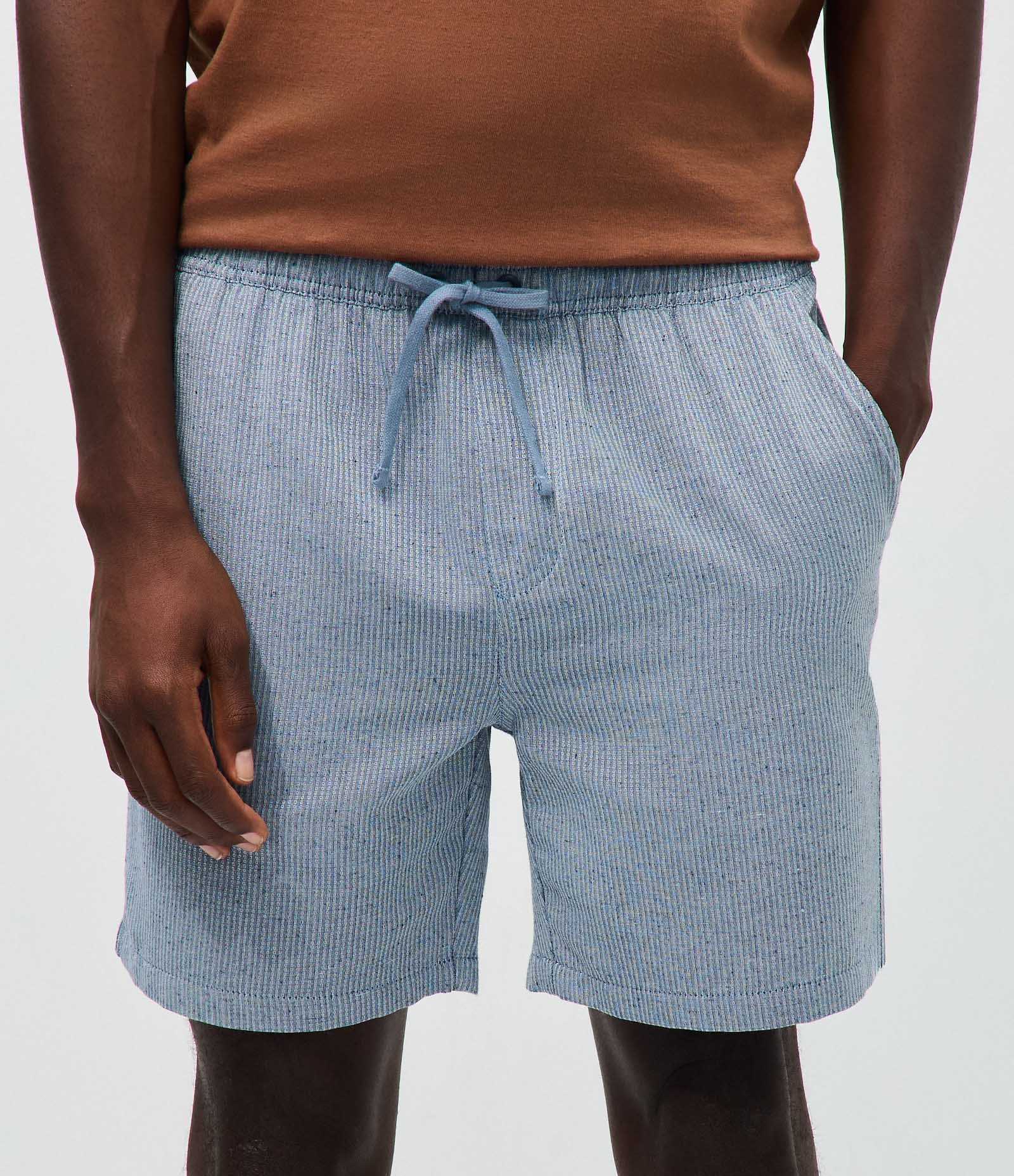 Bermuda Texturizada com Cós Elástico e Bolso Faca Azul 2