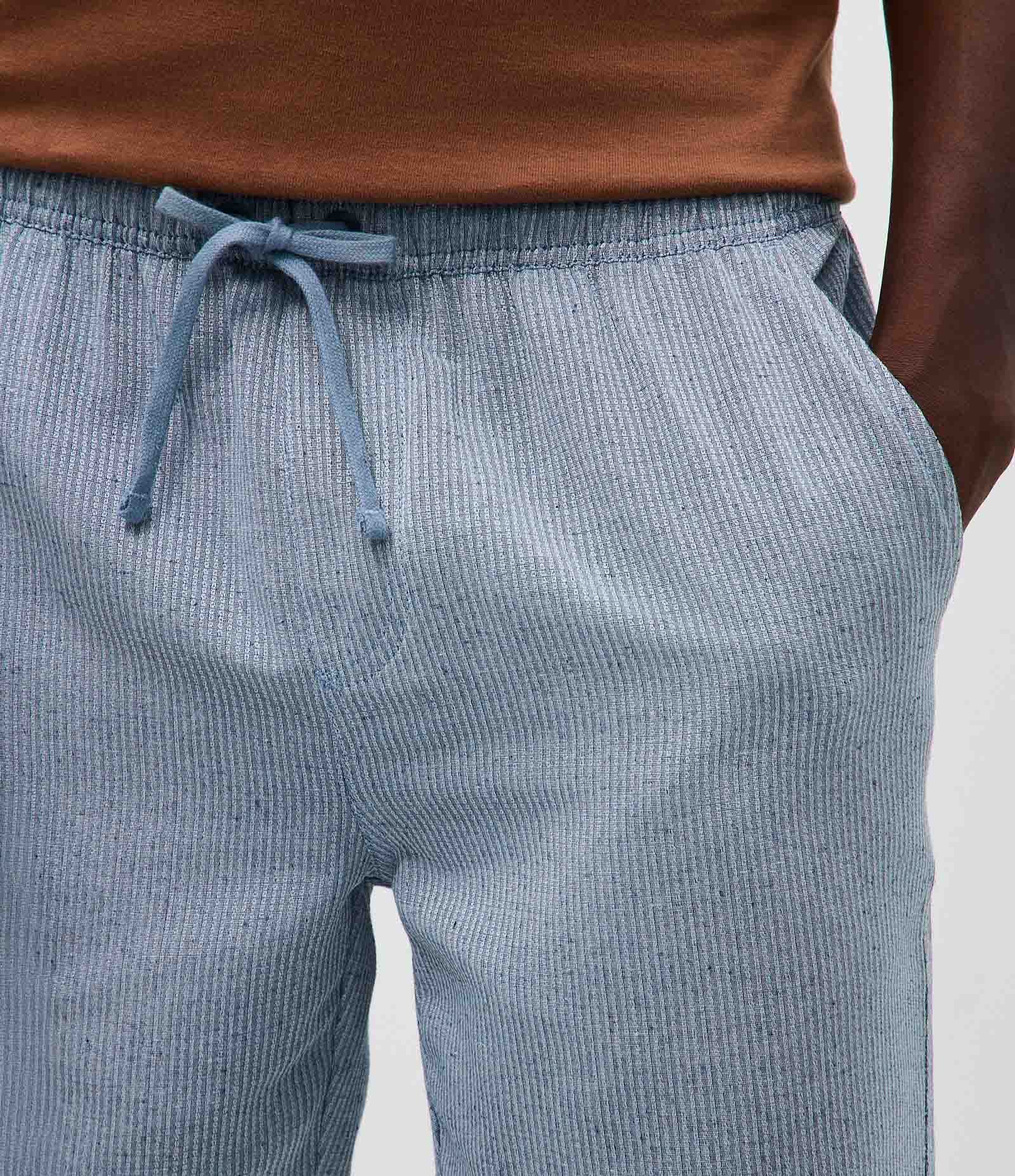 Bermuda Texturizada com Cós Elástico e Bolso Faca Azul 3