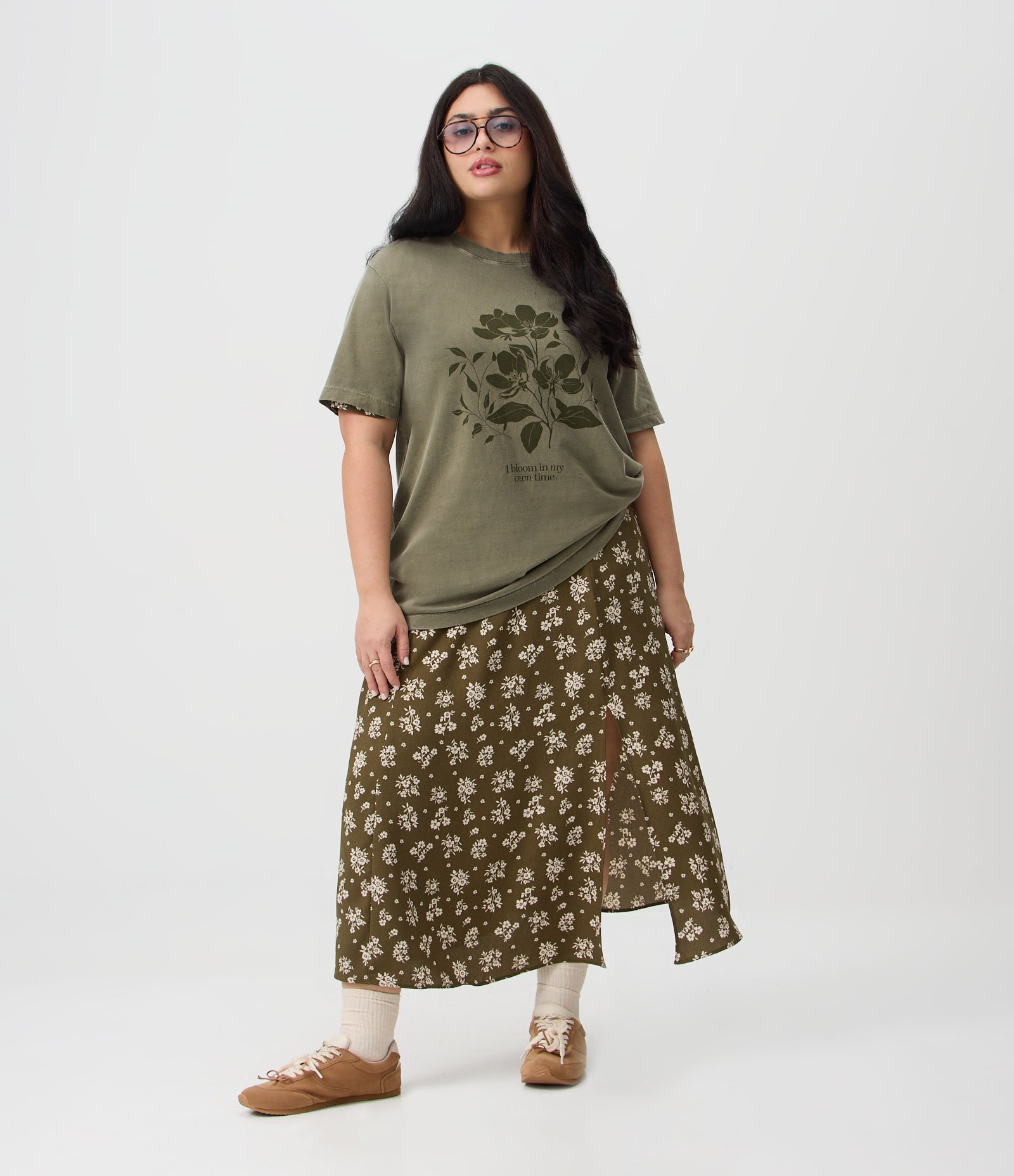 Camiseta Alongada em Meia Malha com Estampa Floral Curve & Plus Size Verde Oliva 2
