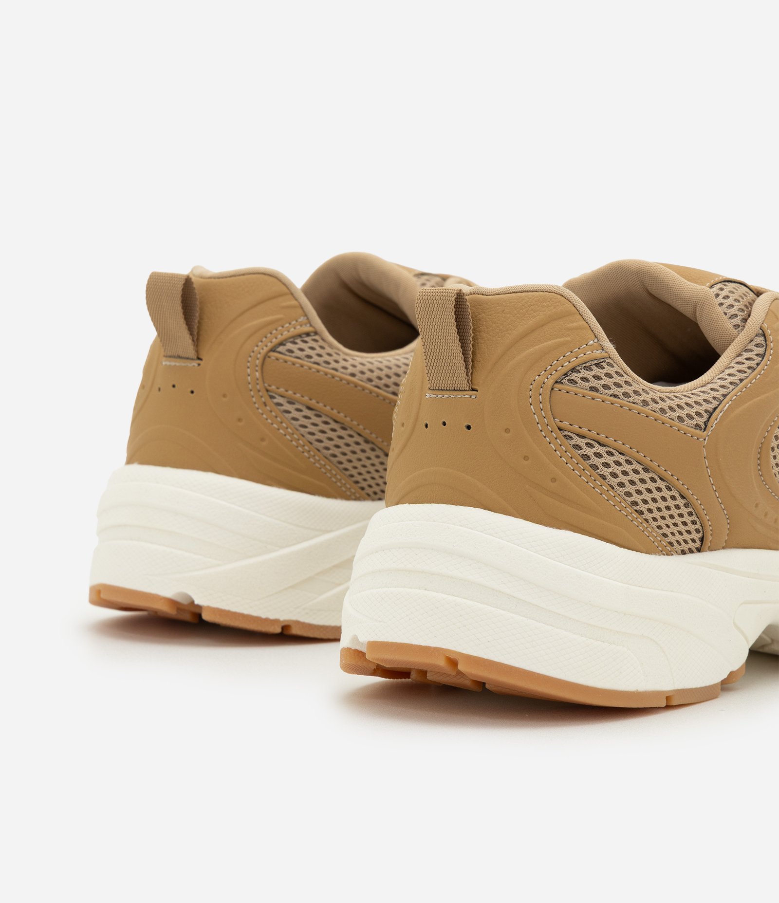 Tênis Casual Esportivo em Material Sintético Bege 4