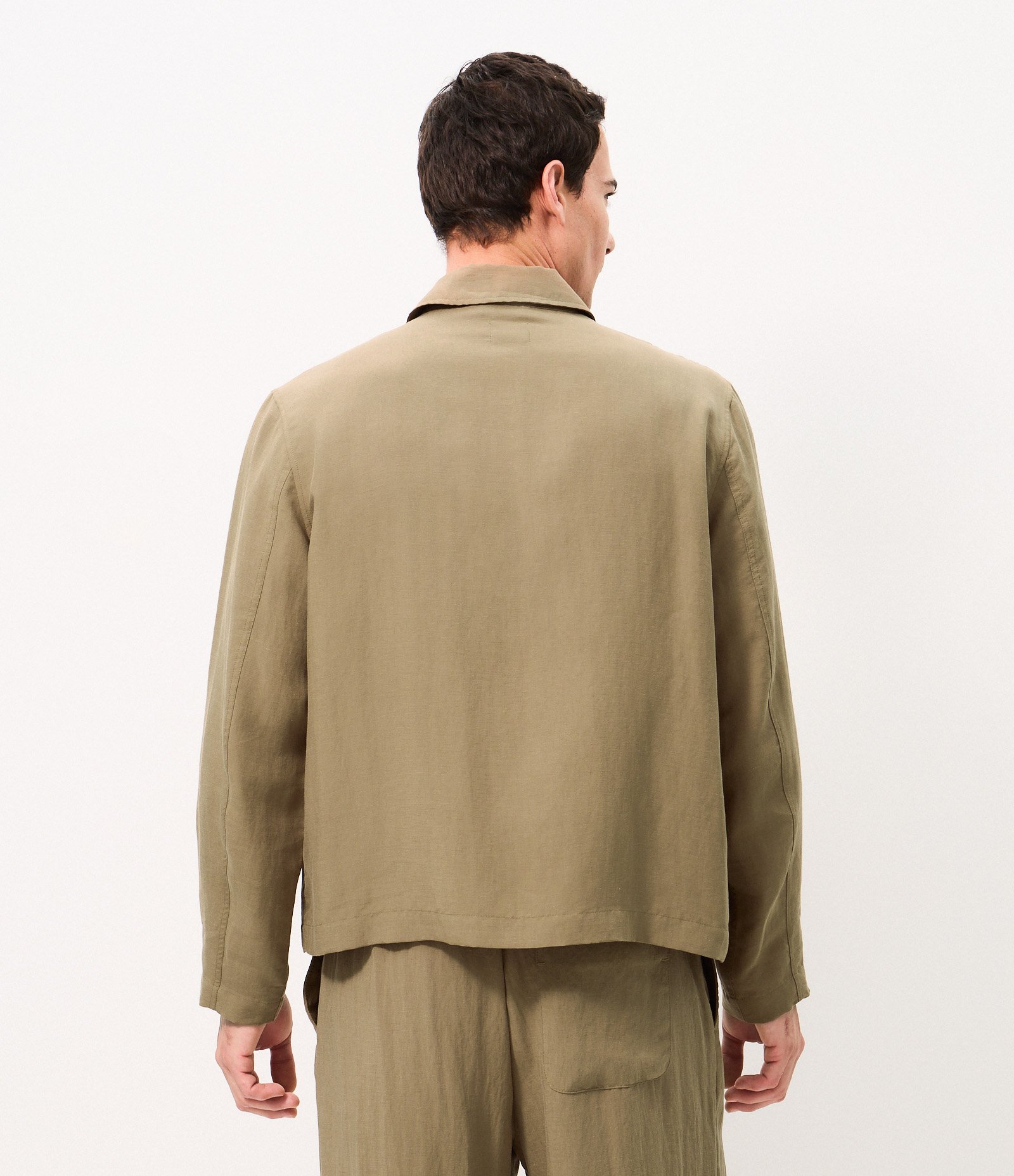 Camisa Overshirt em Liocel com Bordado Floral Marrom 6