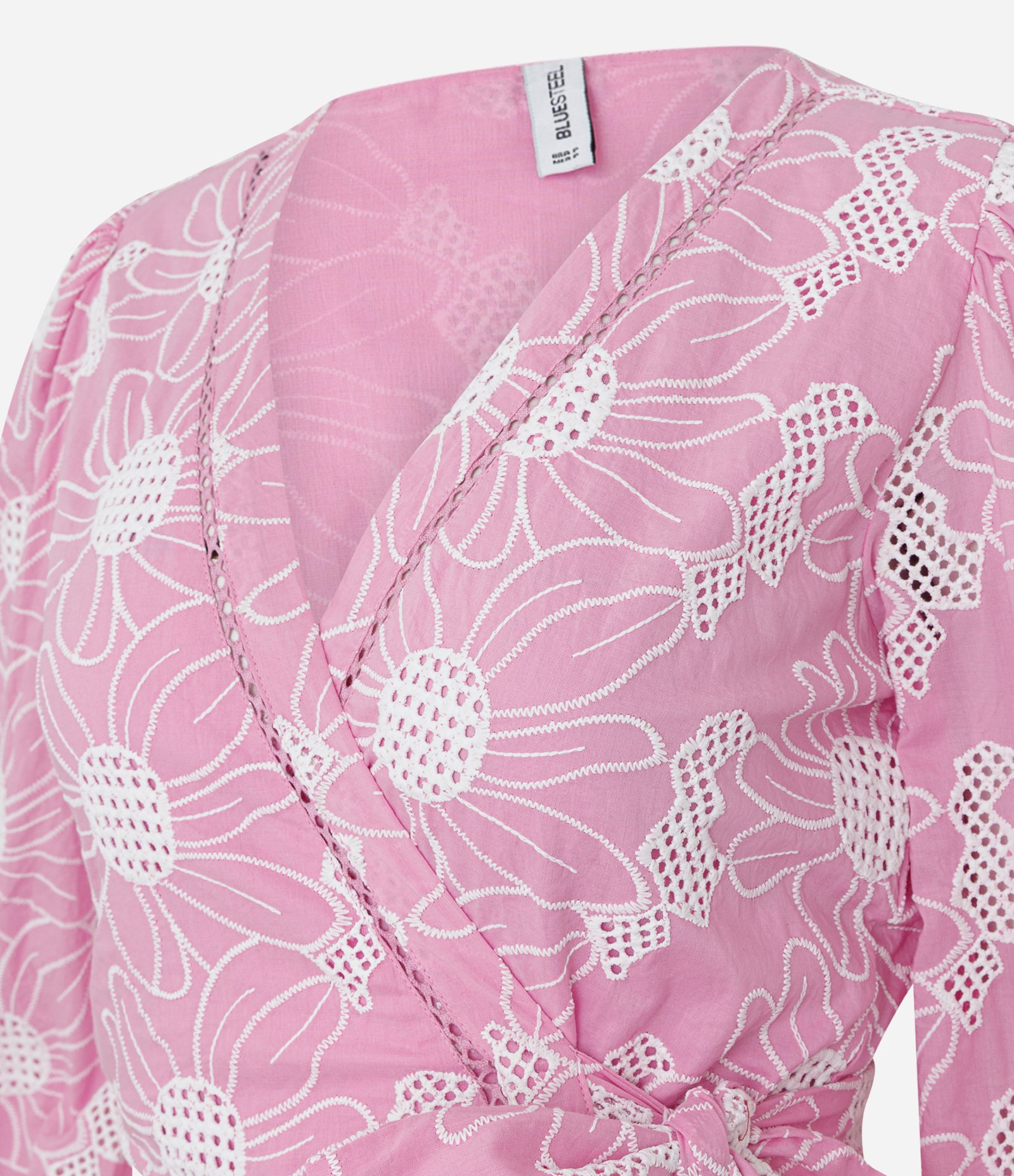 Blusa em Laise Floral com Decote Transpassado e Amarração Rosa 6