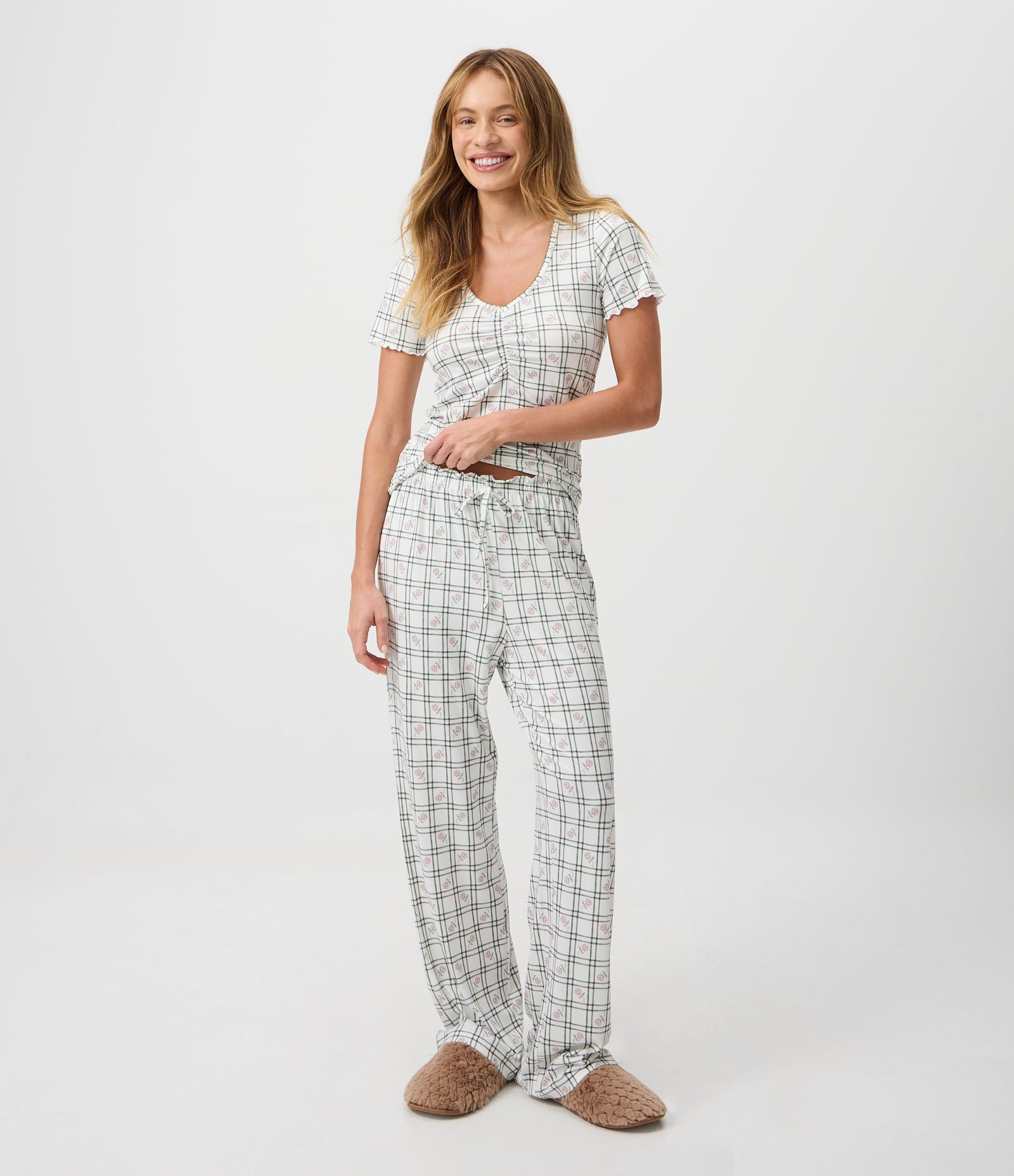 Pijama Longo em Peach Touch com Estampa Xadrez e Florzinhas Branco 1