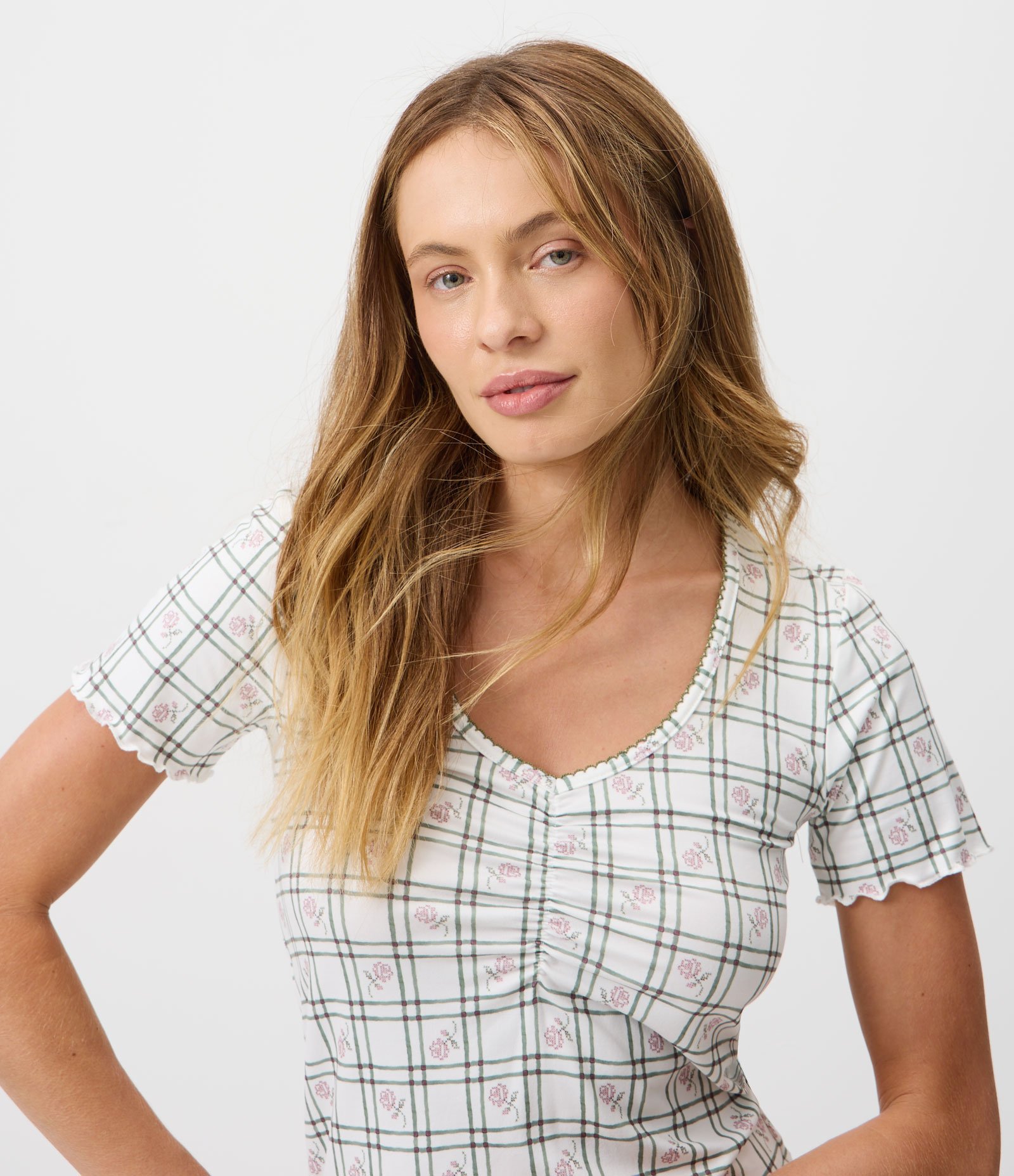 Pijama Longo em Peach Touch com Estampa Xadrez e Florzinhas Branco 2