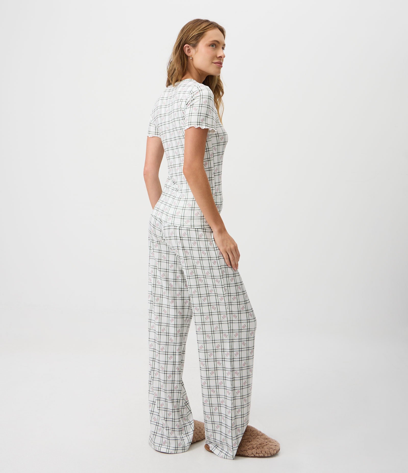 Pijama Longo em Peach Touch com Estampa Xadrez e Florzinhas Branco 4