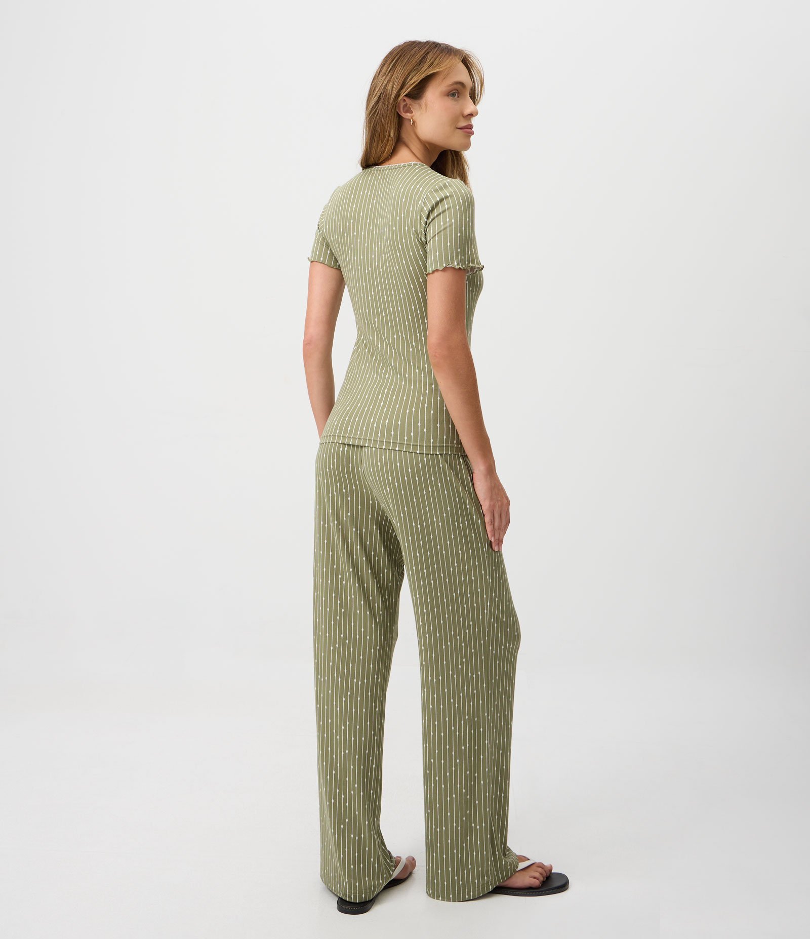 Pijama Longo em Peach Touch com Estampa Listrada Verde 4
