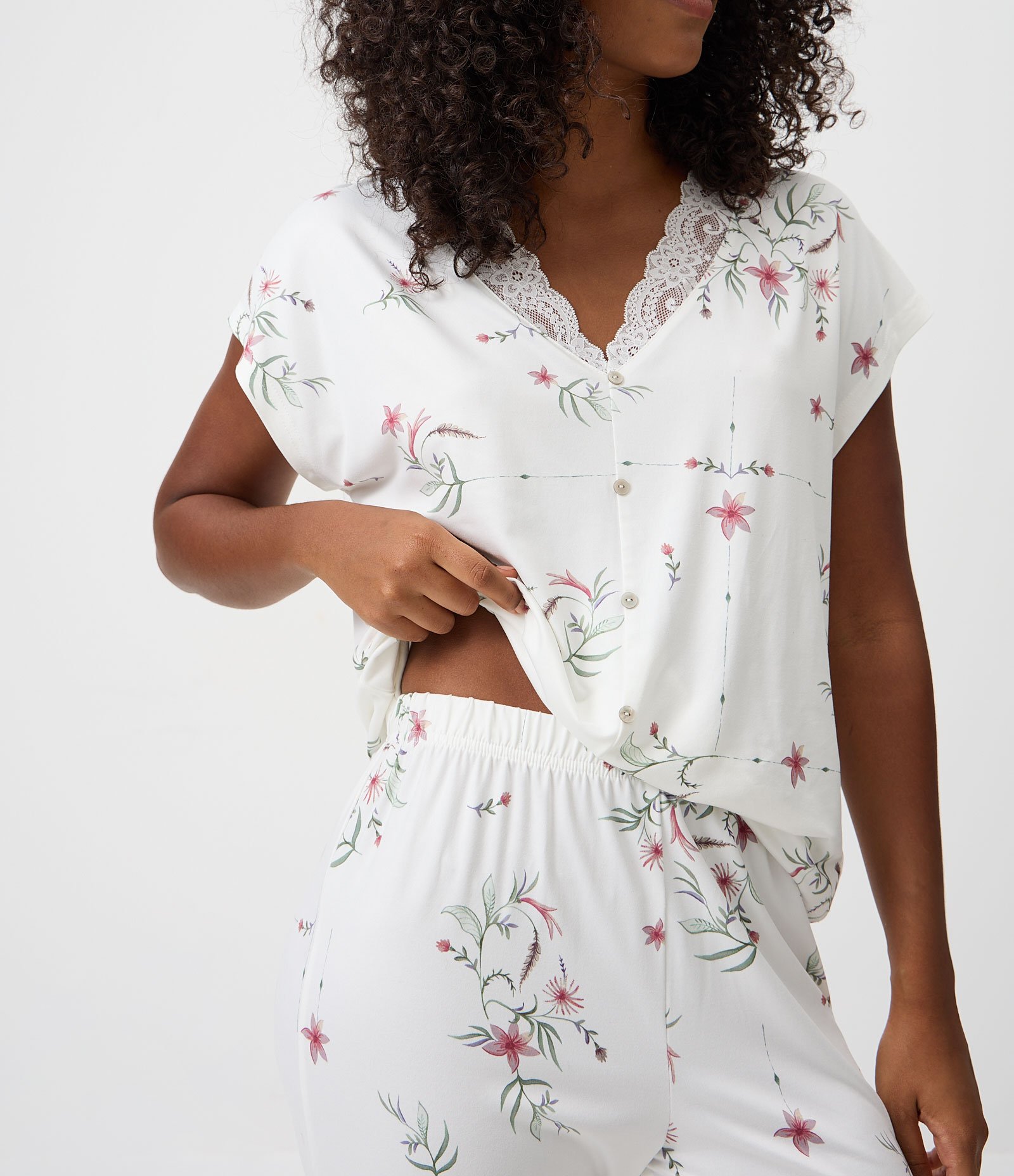 Pijama Curto em Peach Touch com Estampa Floral Branco 3