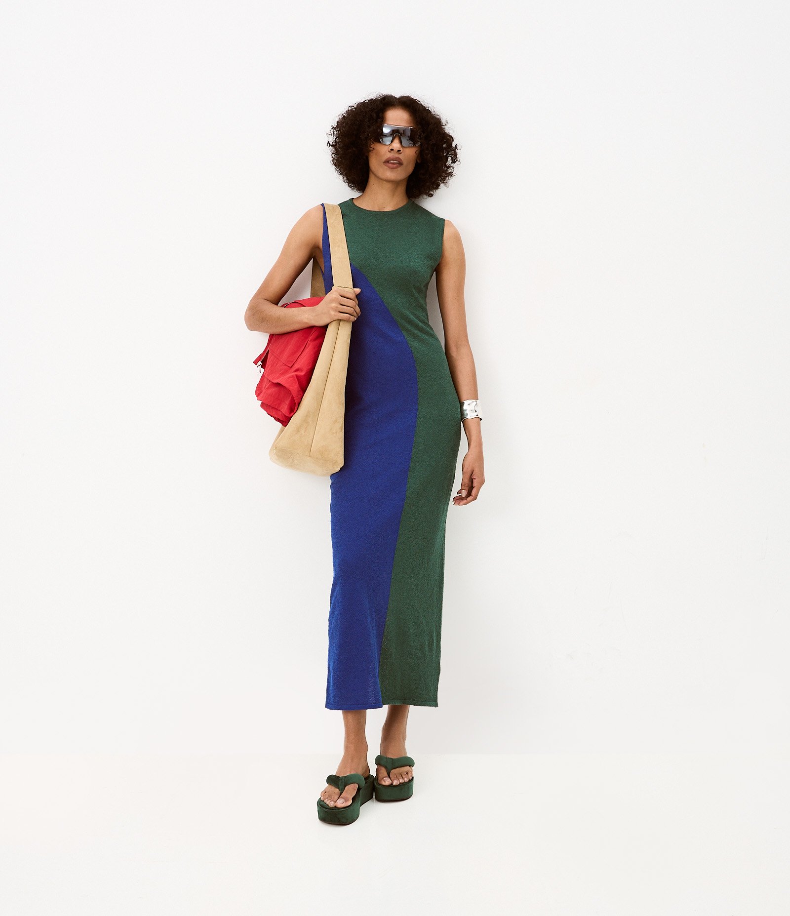 Vestido Midi em Tricô com Recorte Ondulado e Fenda Traseira Azul/Verde 1