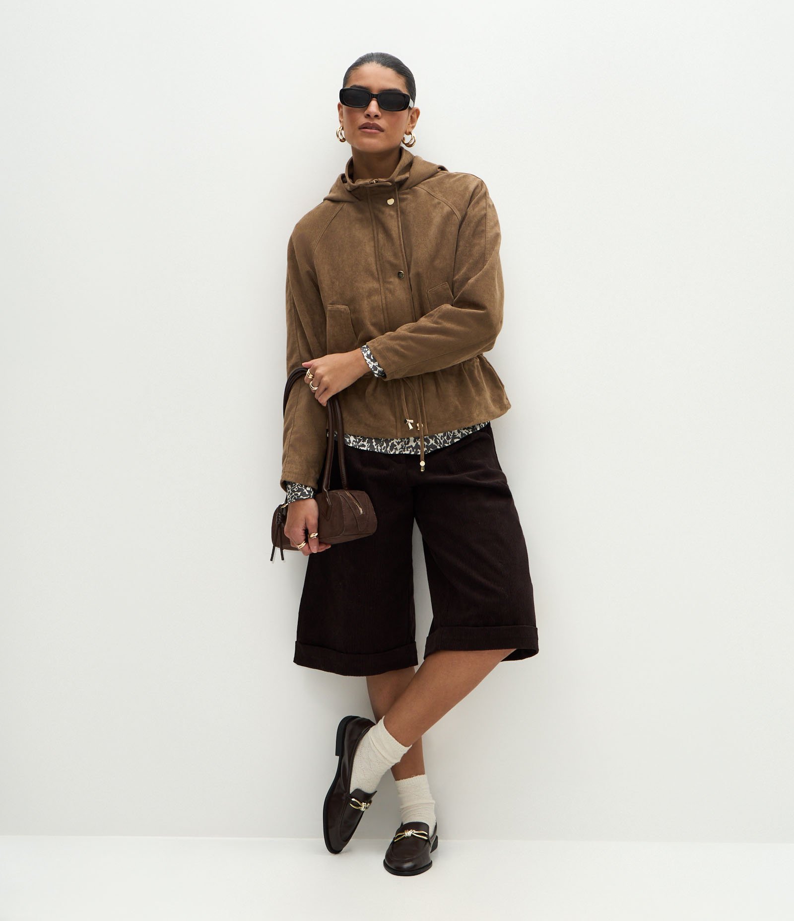 Jaqueta em Suede com Capuz e Ajuste na Cintura Bege 2
