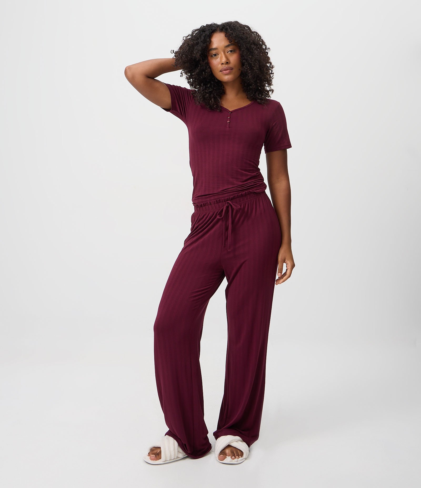 Blusa de Pijama em Ribana com Decote V e Botões Vinho 2