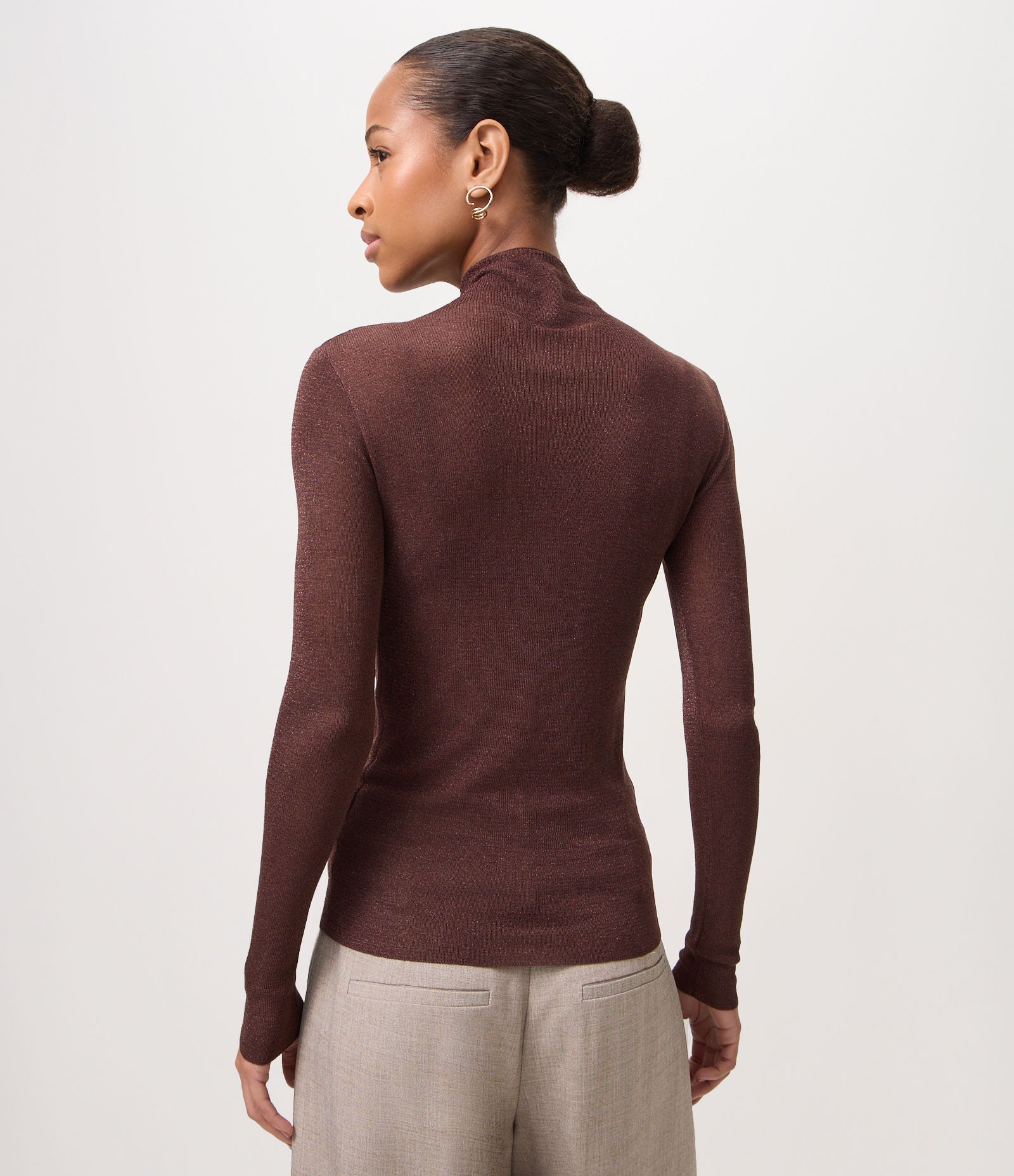 Blusa Regular em Tricô com Leve Transparência Marrom 4