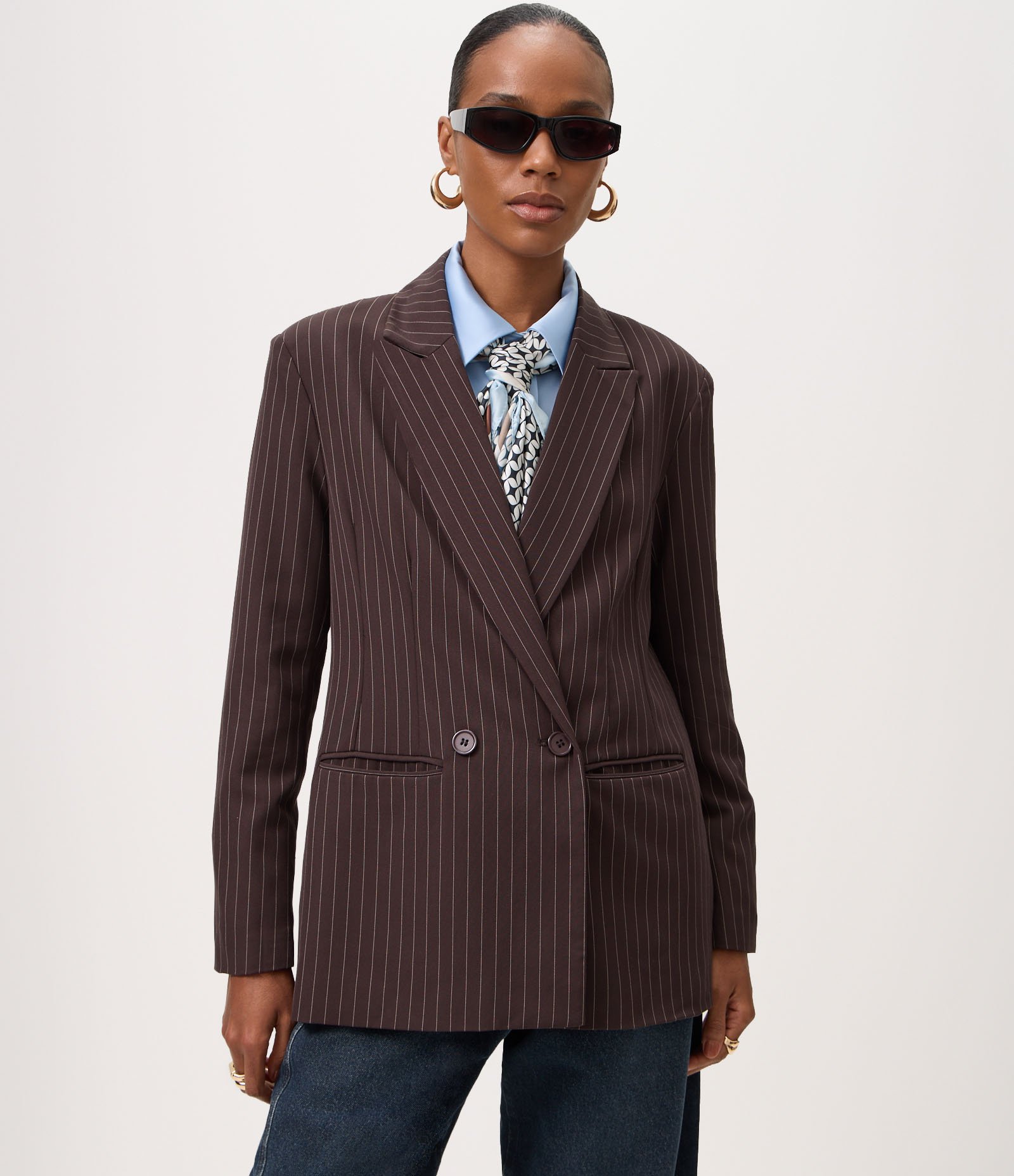 Blazer Oversized Risca de Giz com Gola Lapela Marrom 1