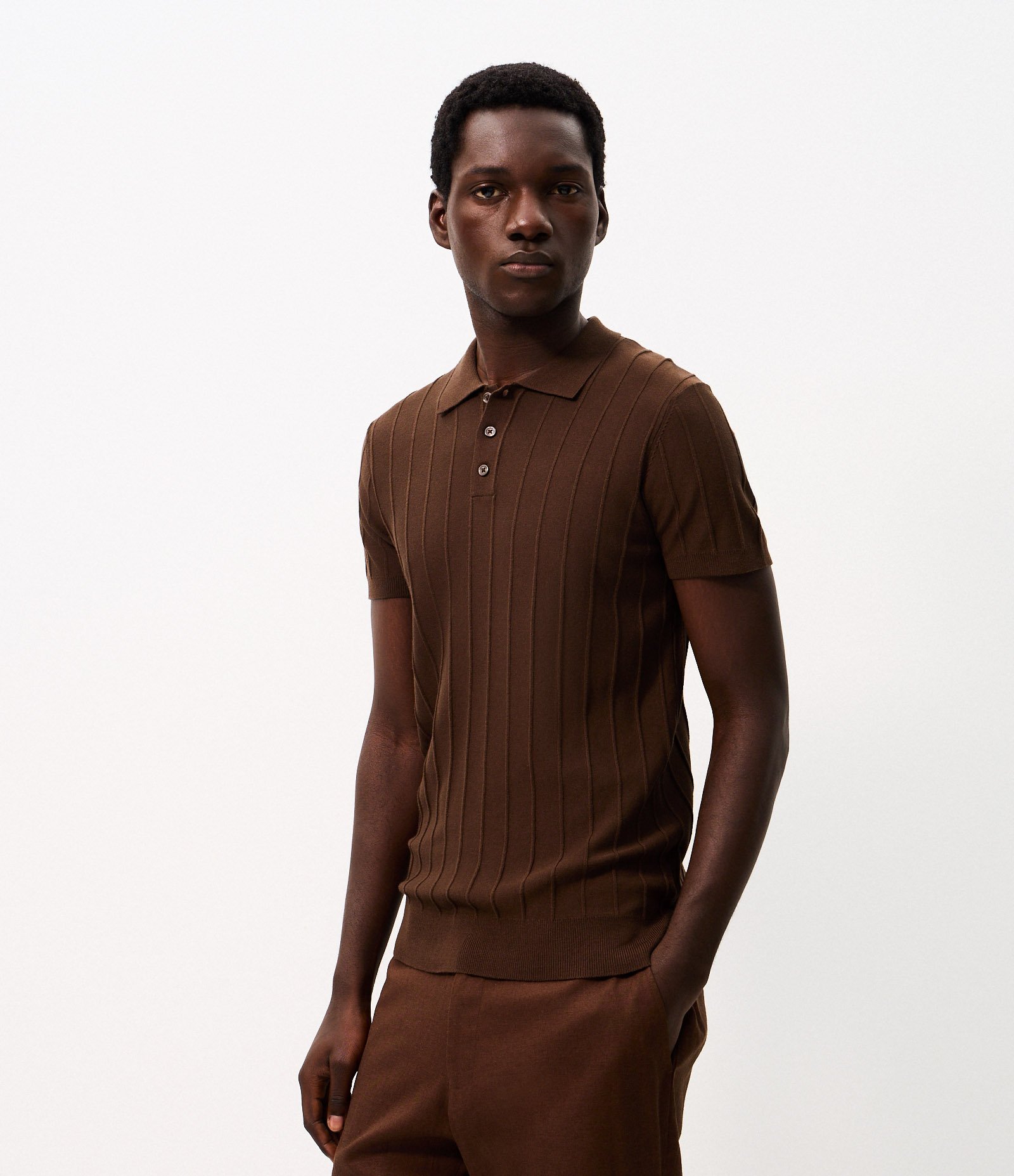 Camisa Polo em Tricô com Textura Vertical Marrom Escuro 4